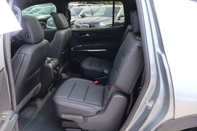 2025 Chevrolet Traverse AWD LT