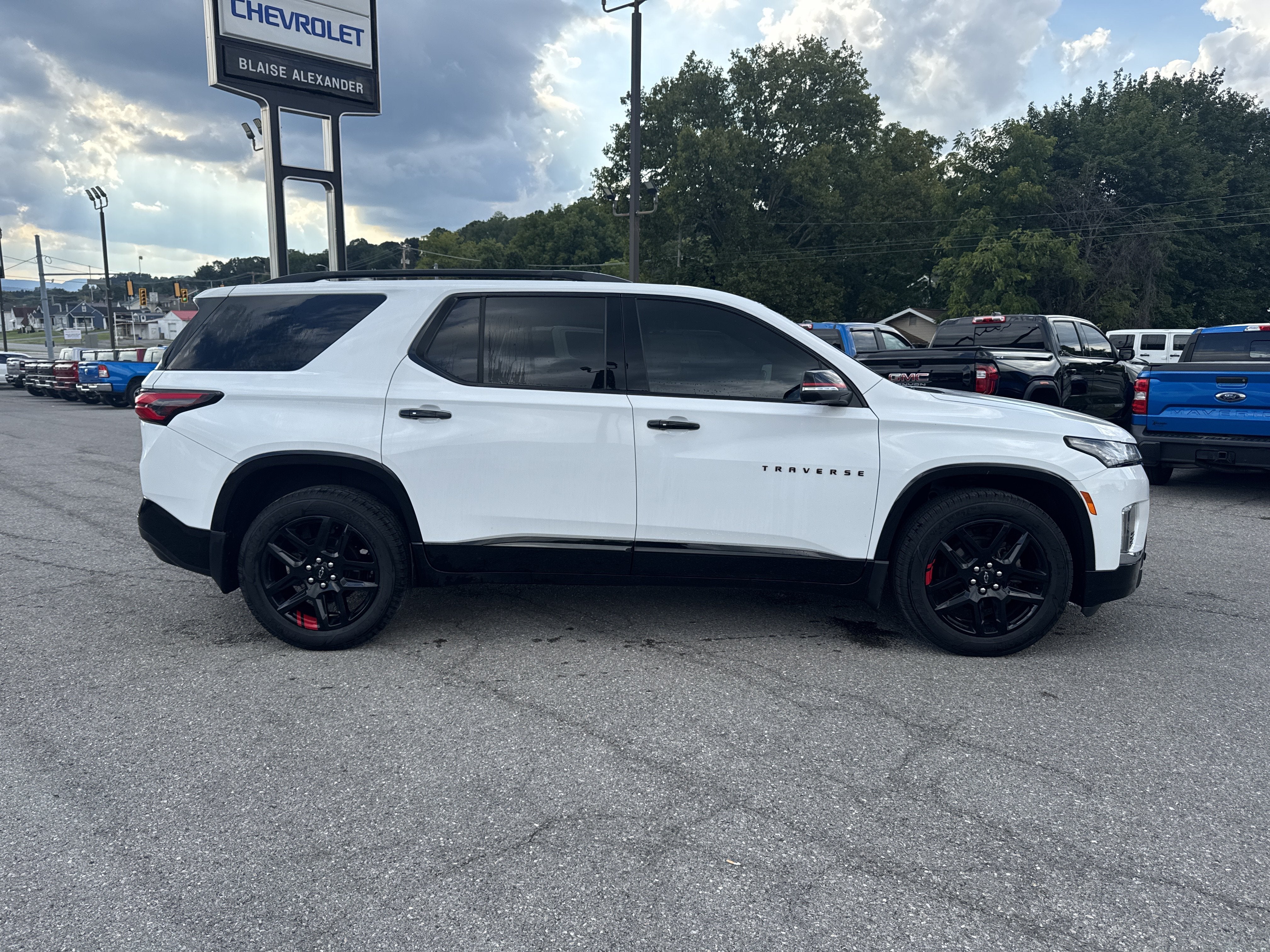 2023 Chevrolet Traverse Premier