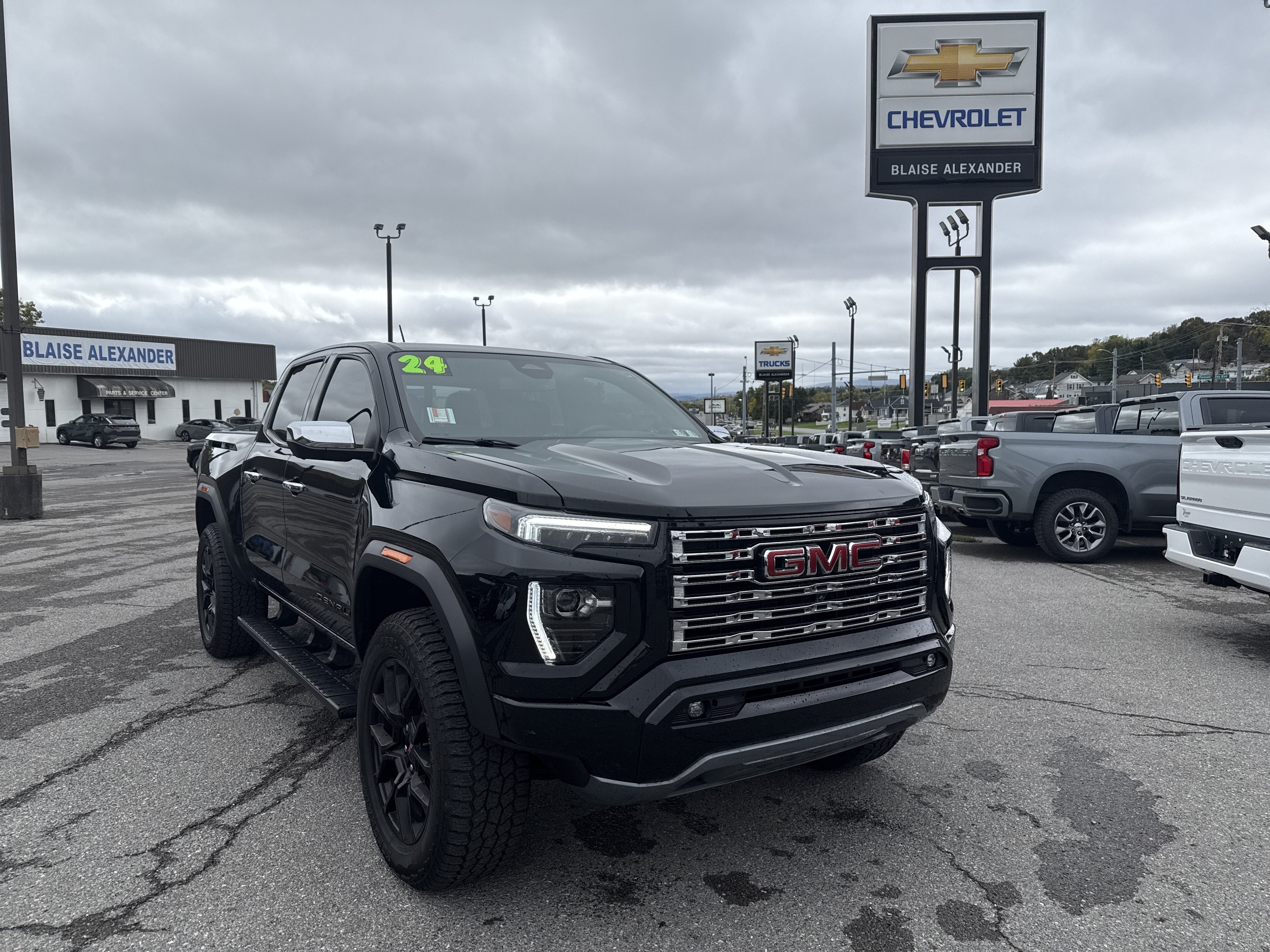 2024 GMC Canyon 4WD Denali