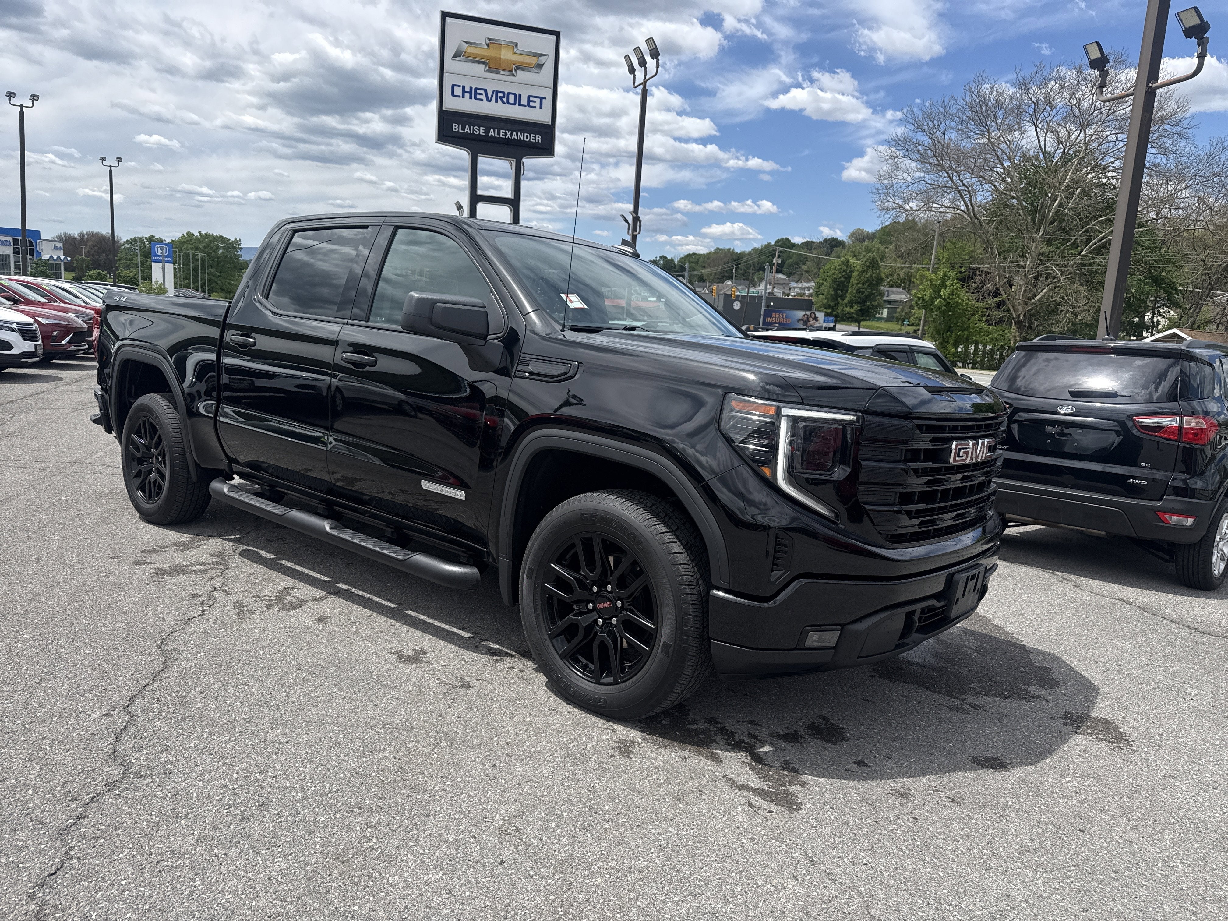 2024 GMC Sierra 1500 Elevation