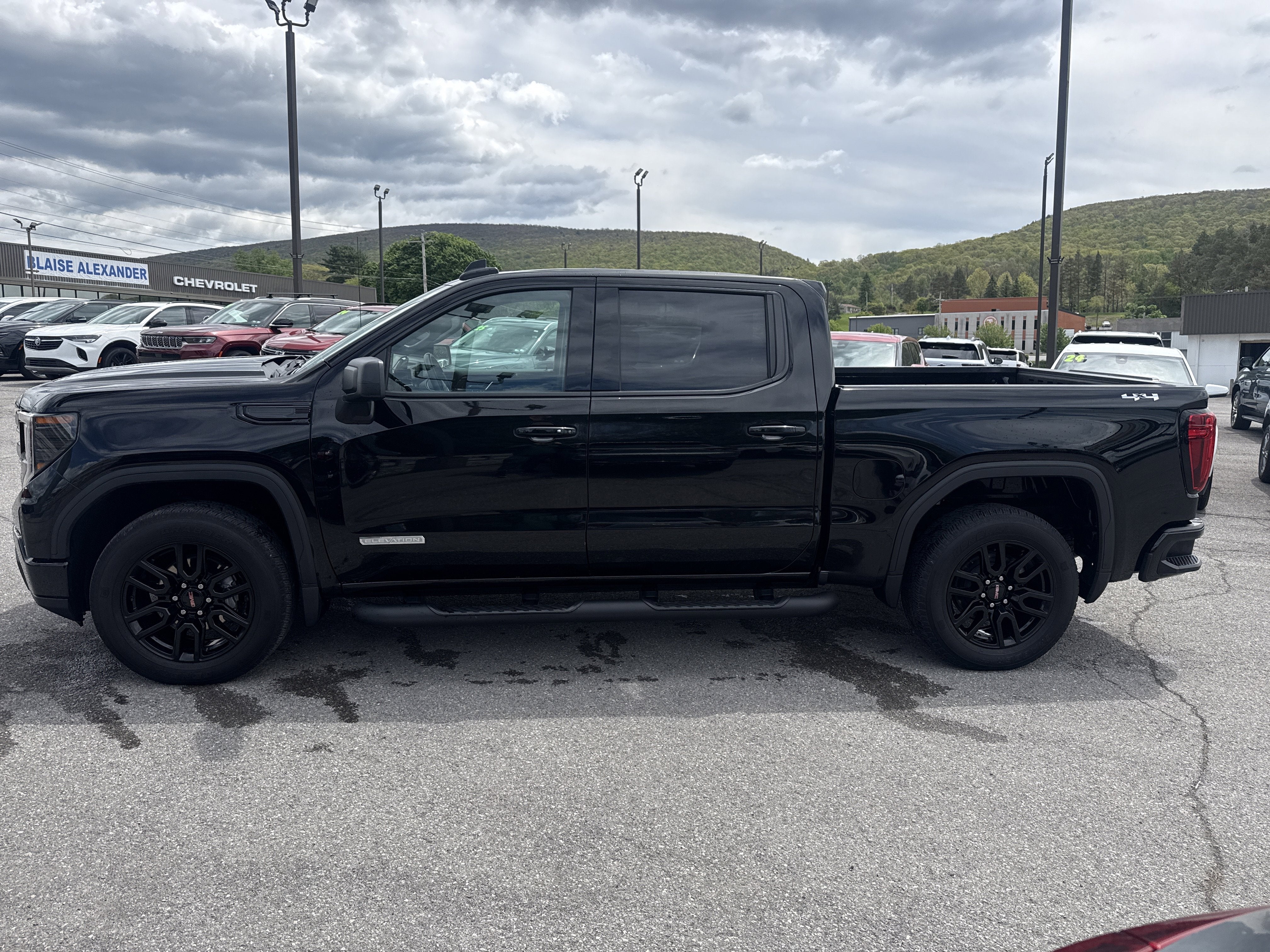 2024 GMC Sierra 1500 Elevation