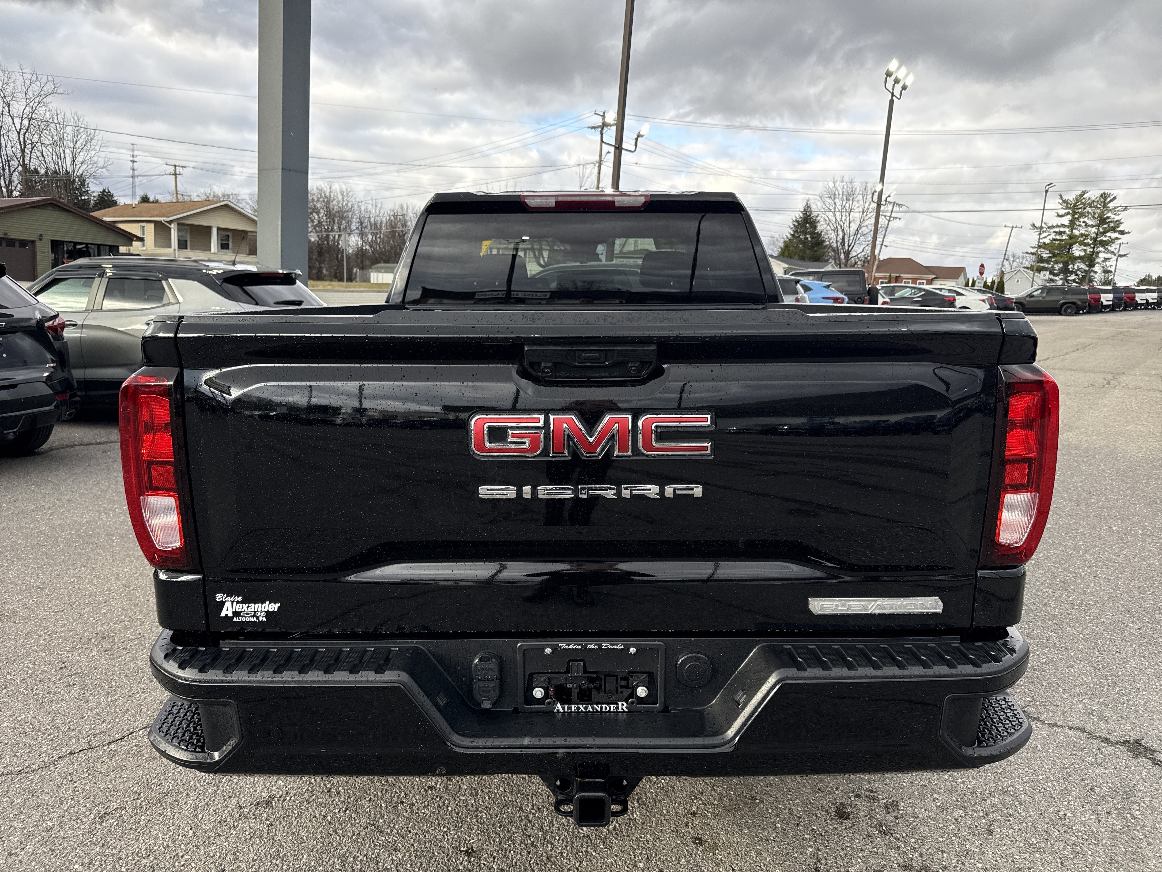 2023 GMC Sierra 1500 Elevation