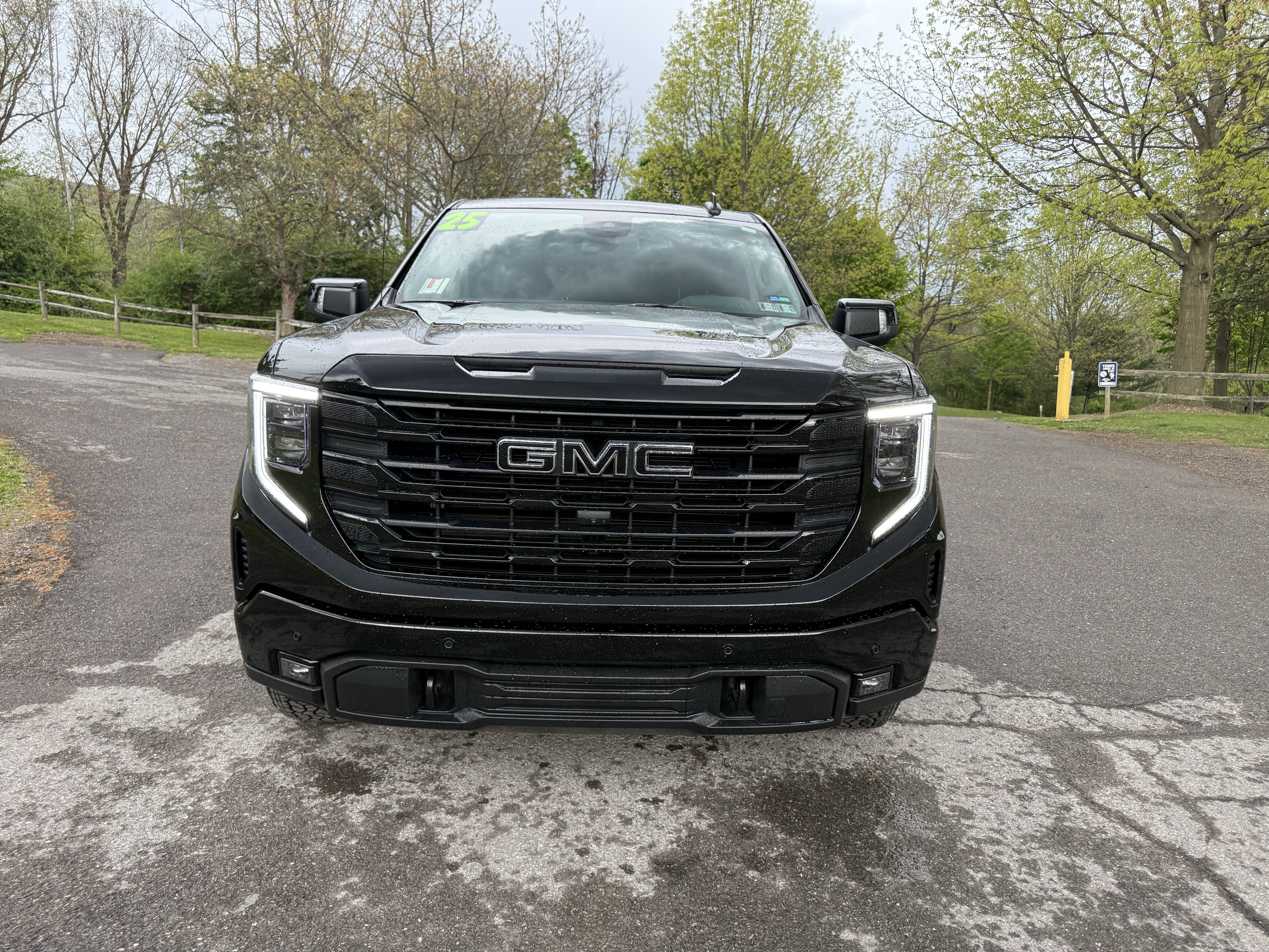 2025 GMC Sierra 1500 Elevation