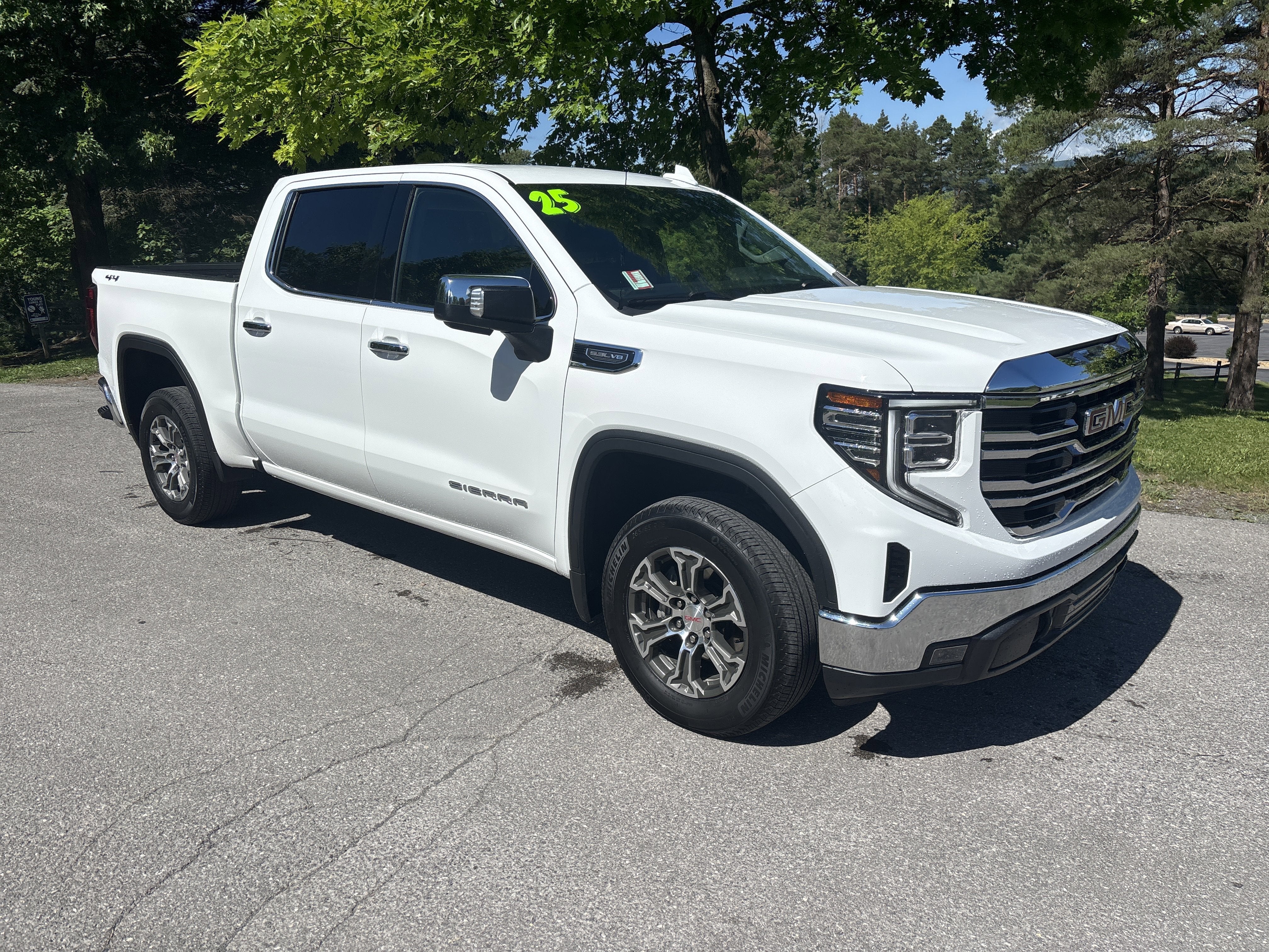 2025 GMC Sierra 1500 SLT