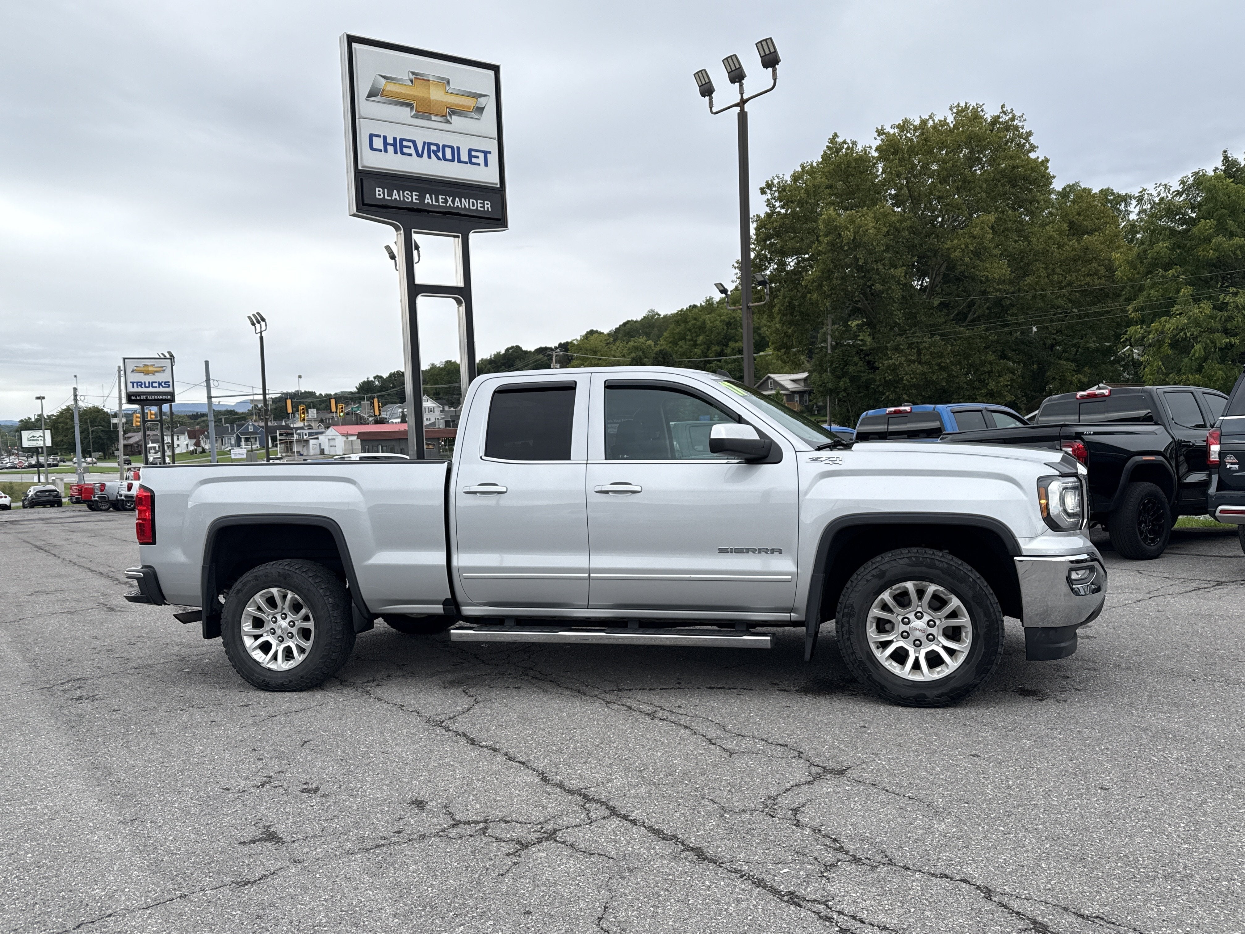 2017 GMC Sierra 1500 SLE