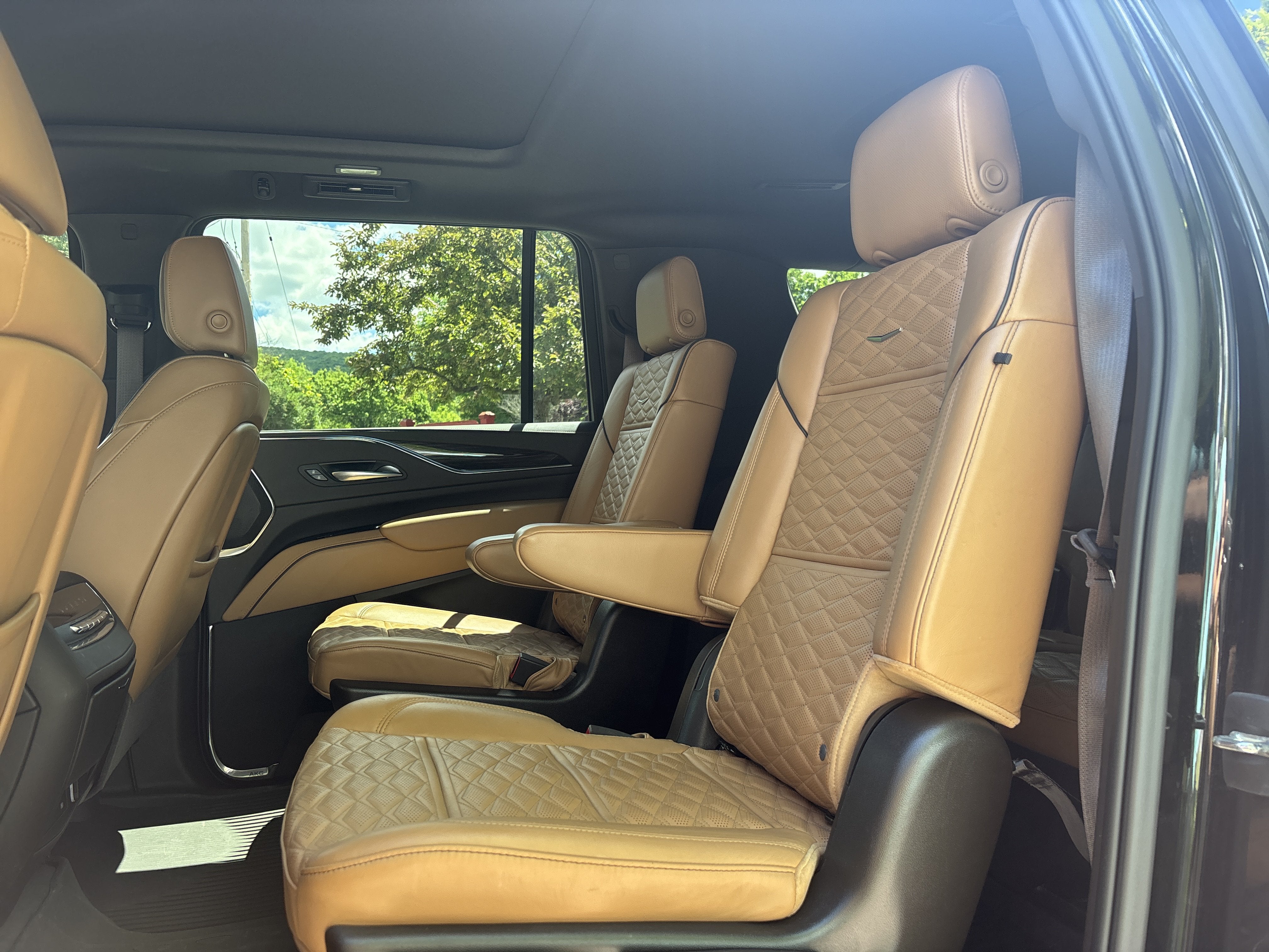 2023 Cadillac Escalade ESV 4WD Premium Luxury