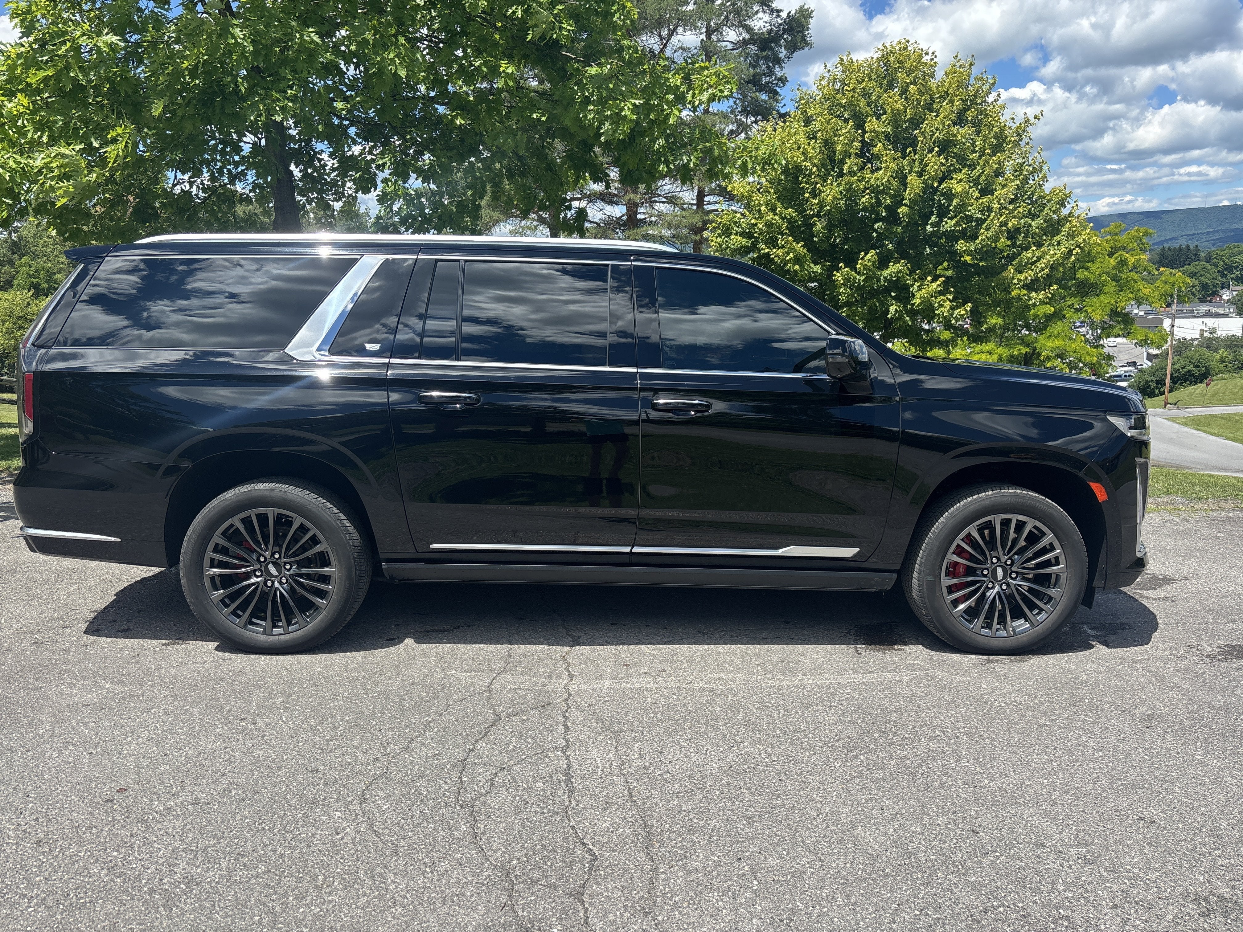 2023 Cadillac Escalade ESV 4WD Premium Luxury