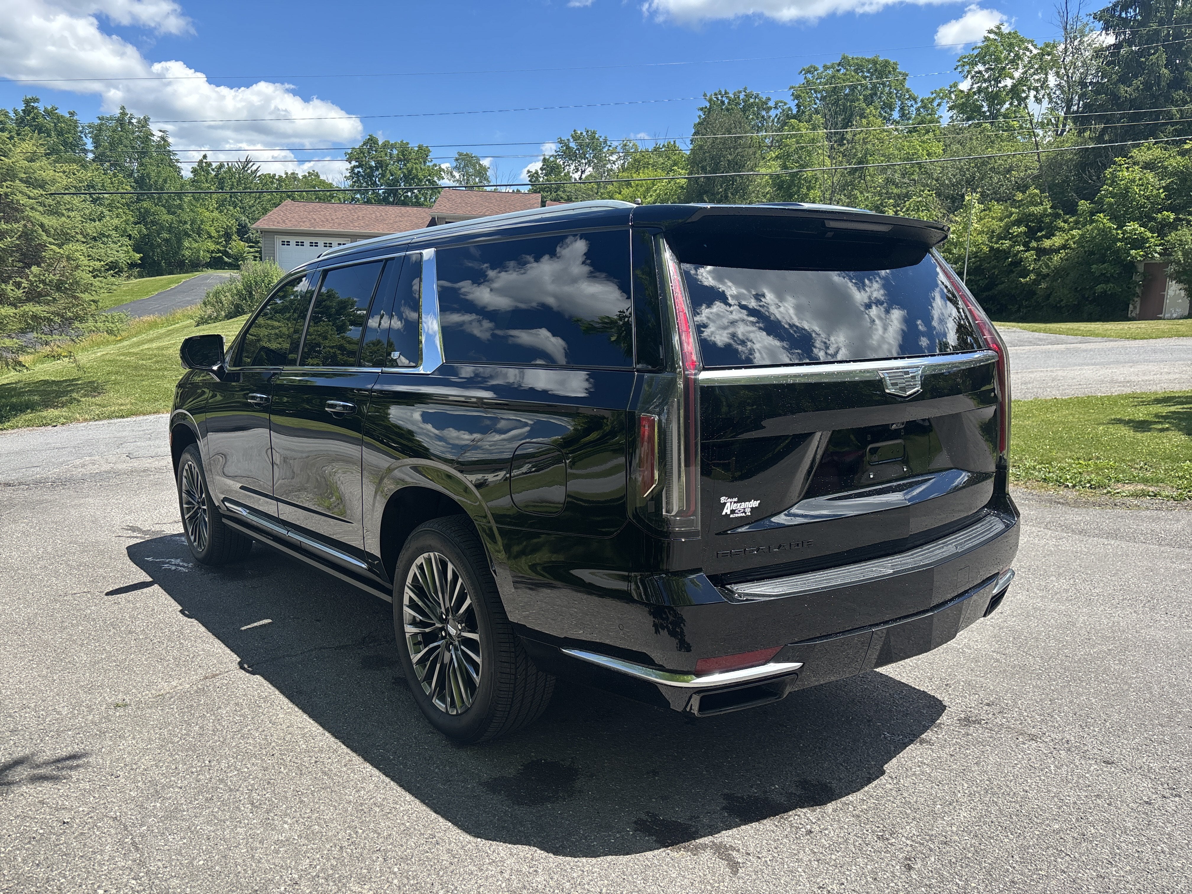 2023 Cadillac Escalade ESV 4WD Premium Luxury