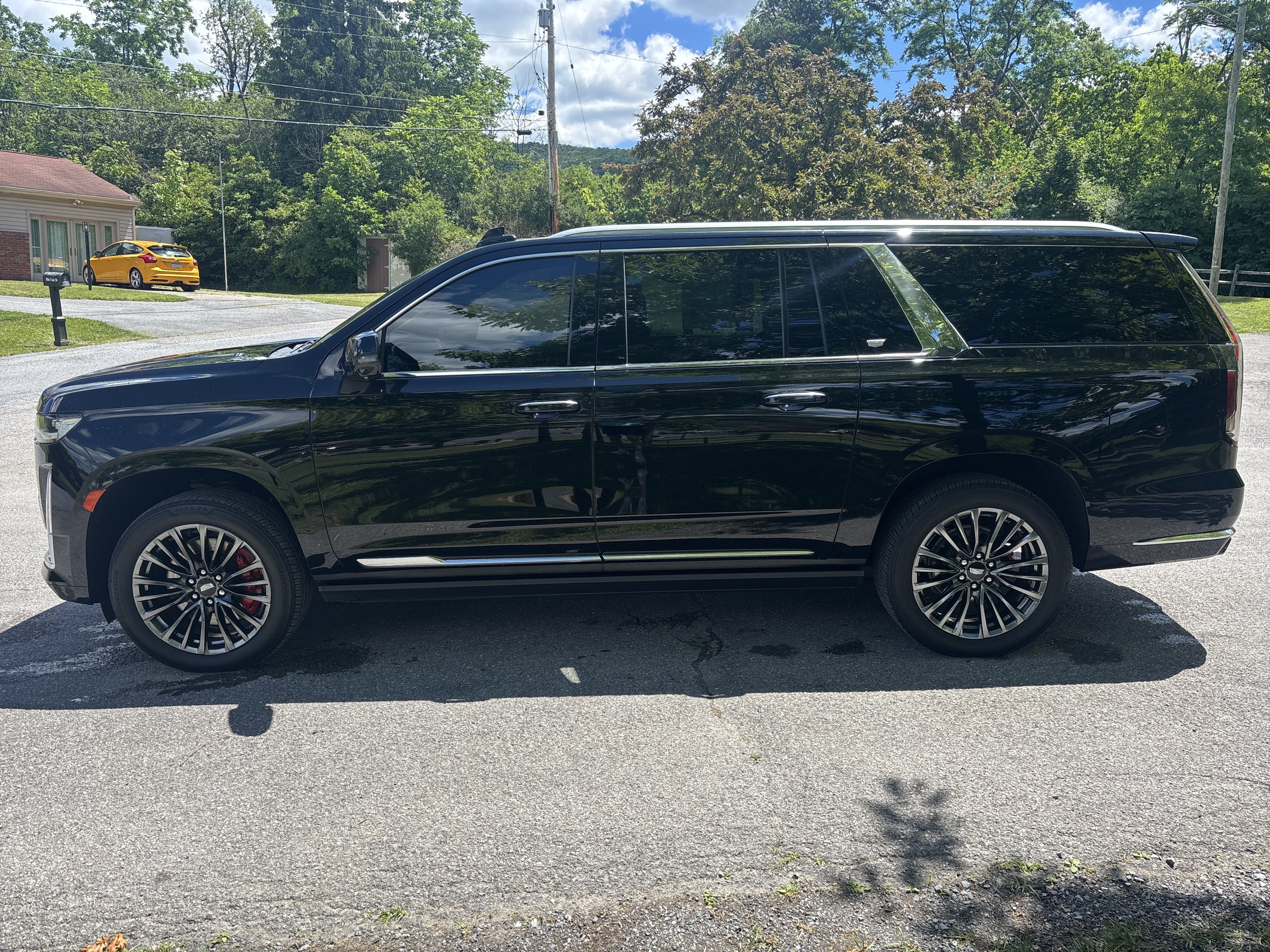2023 Cadillac Escalade ESV 4WD Premium Luxury