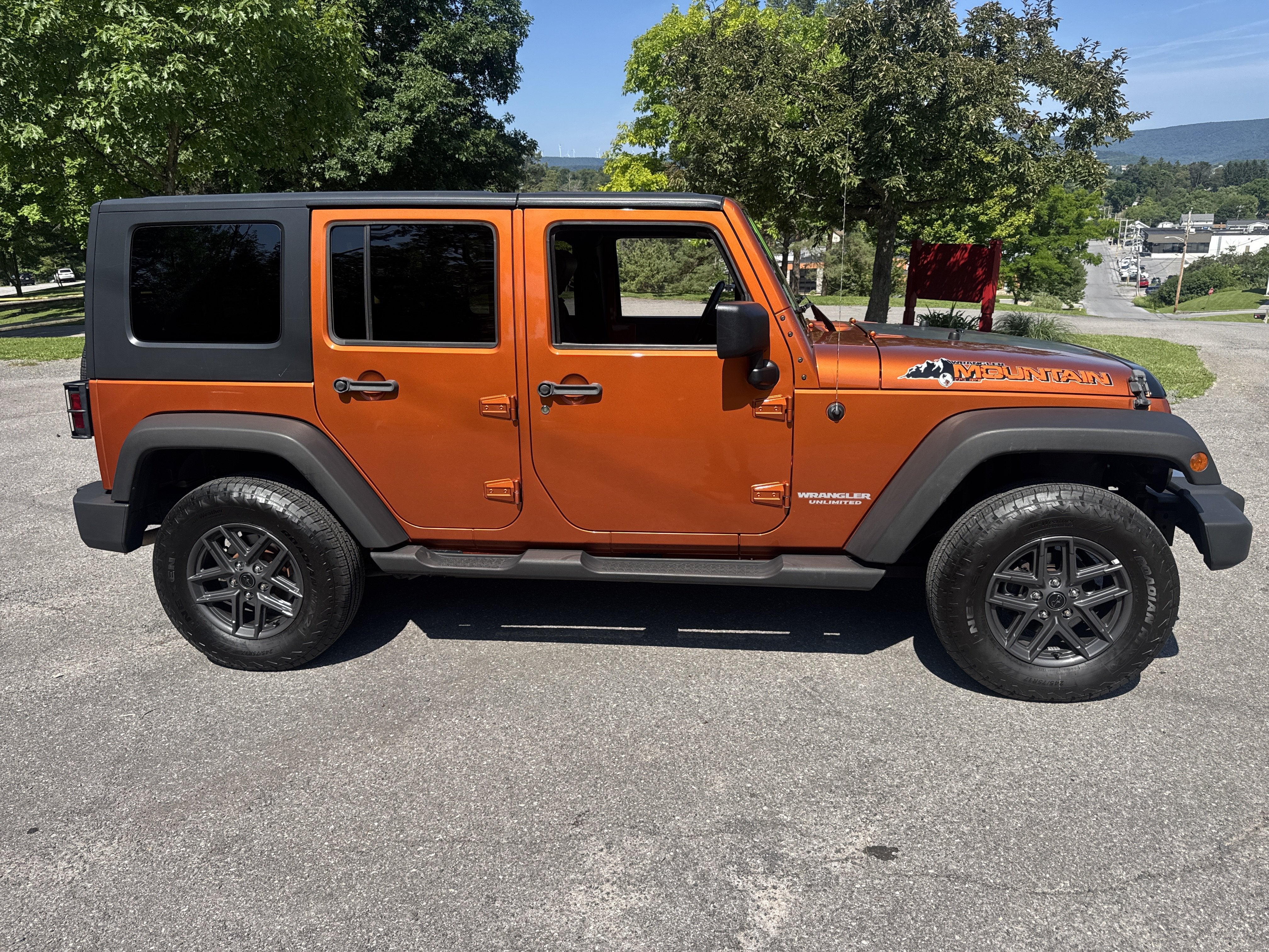 2010 Jeep Wrangler Unlimited Mountain