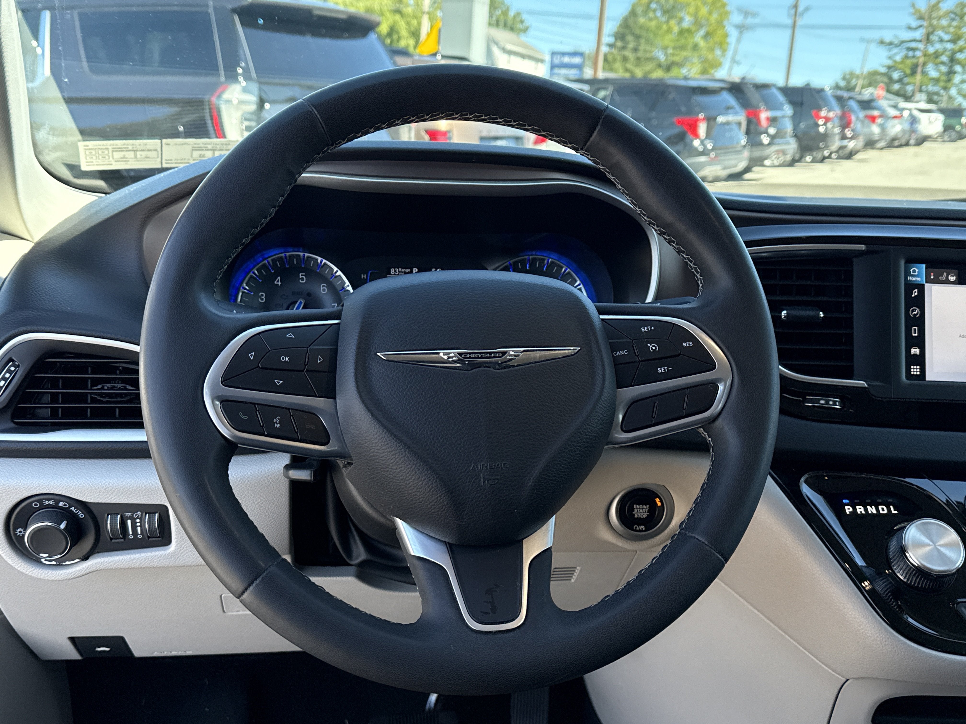 2023 Chrysler Voyager LX