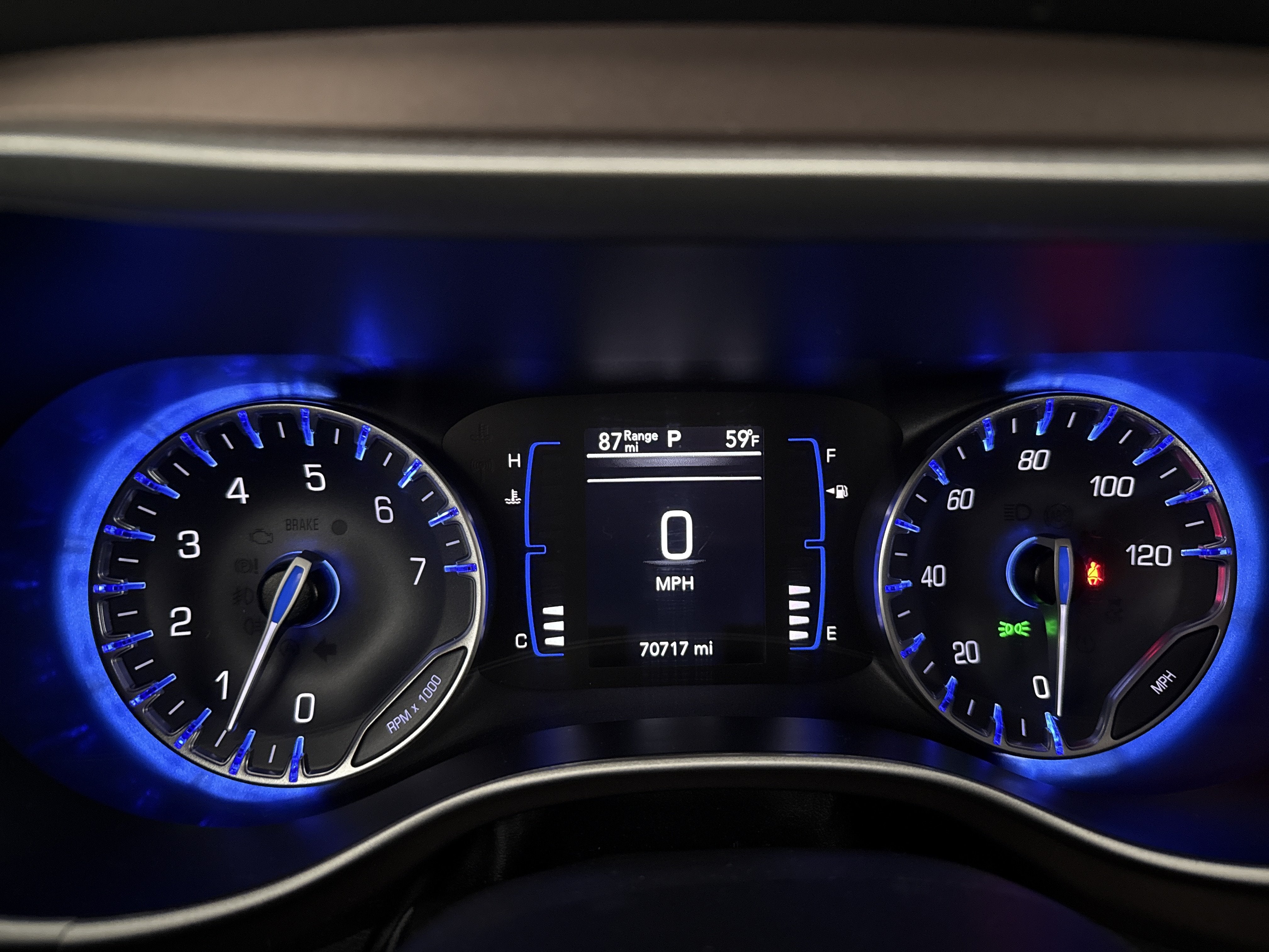 2023 Chrysler Voyager LX