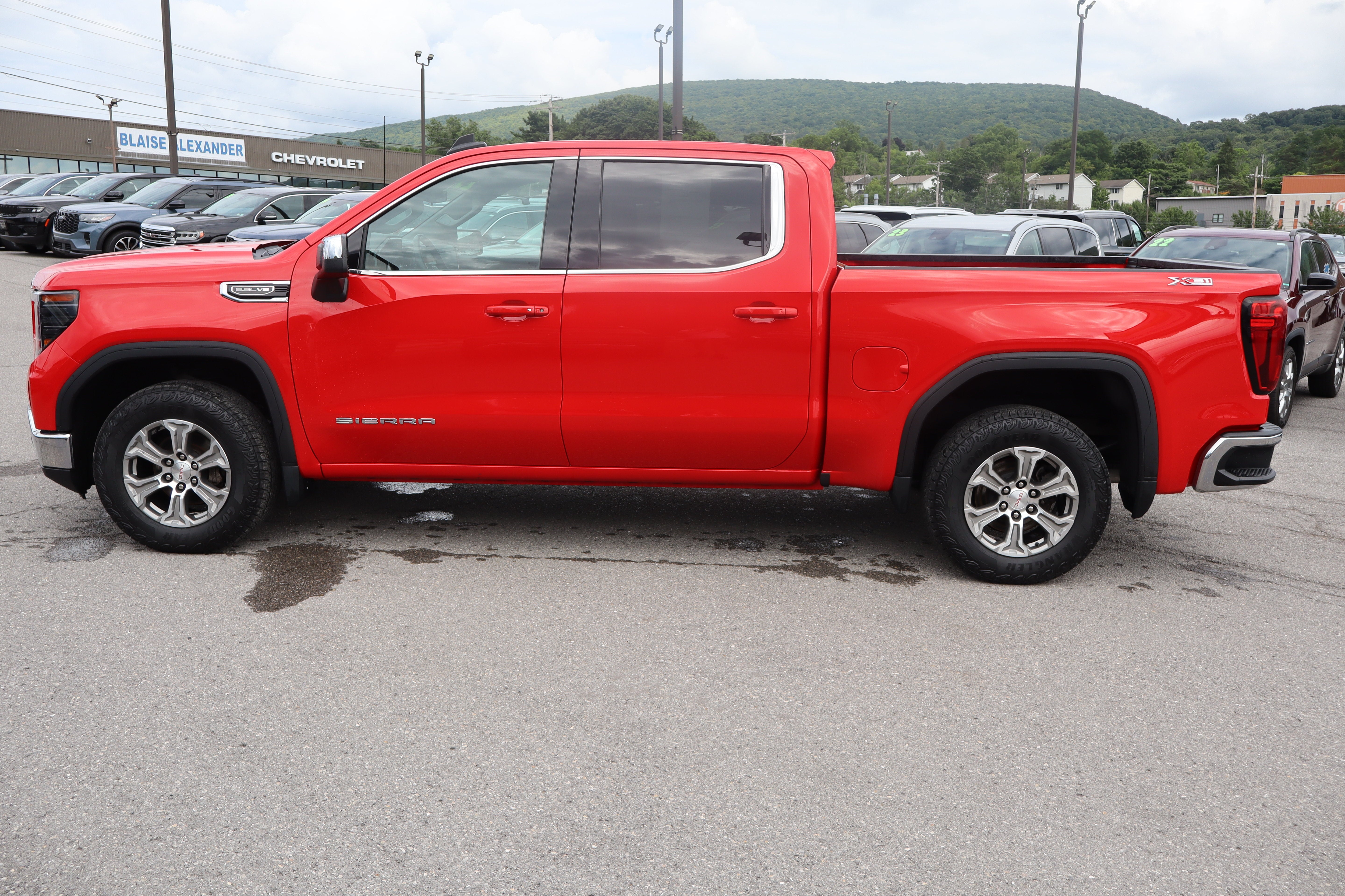 2023 GMC Sierra 1500 SLE