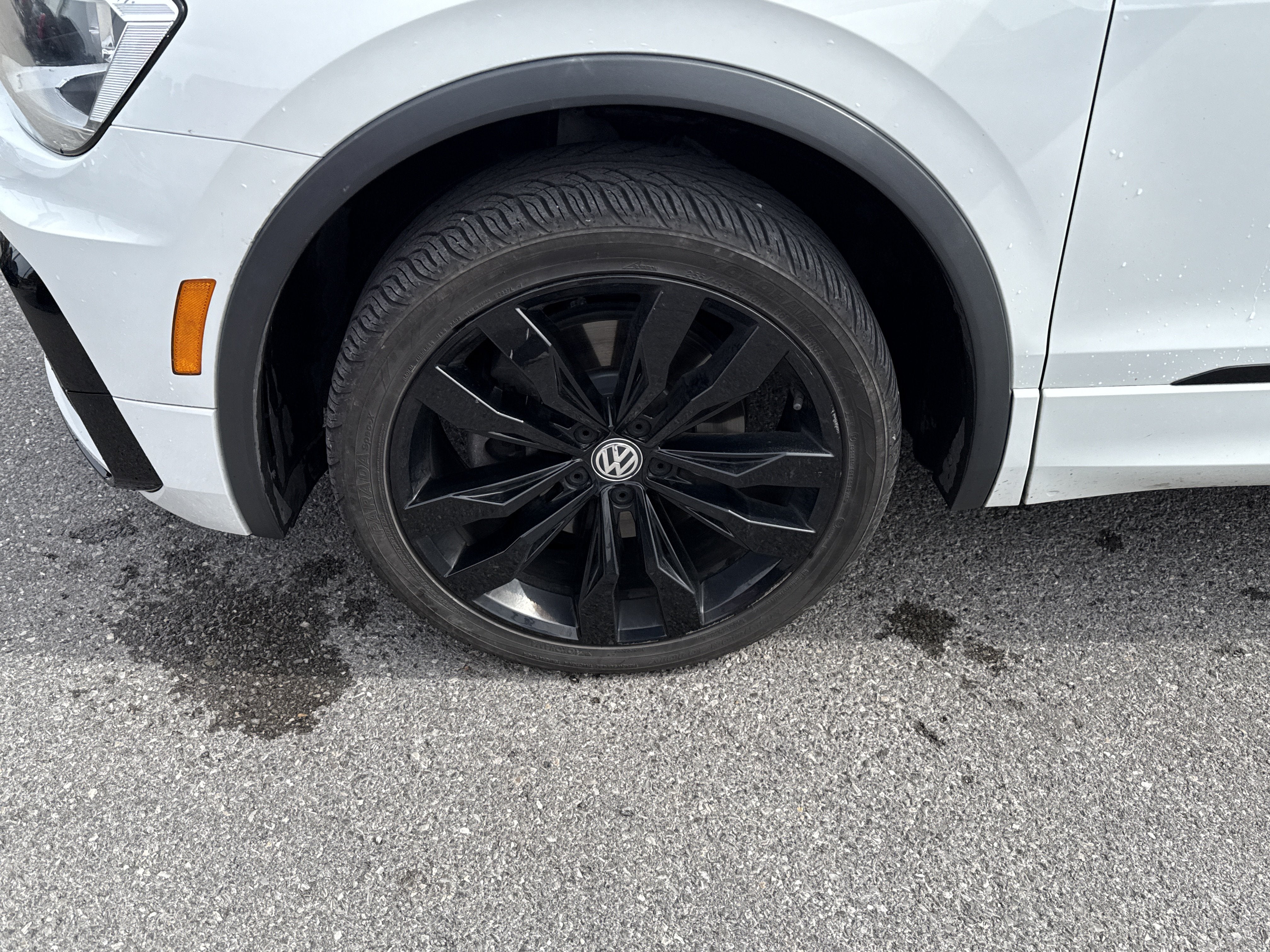 2020 Volkswagen Tiguan SE R-Line Black