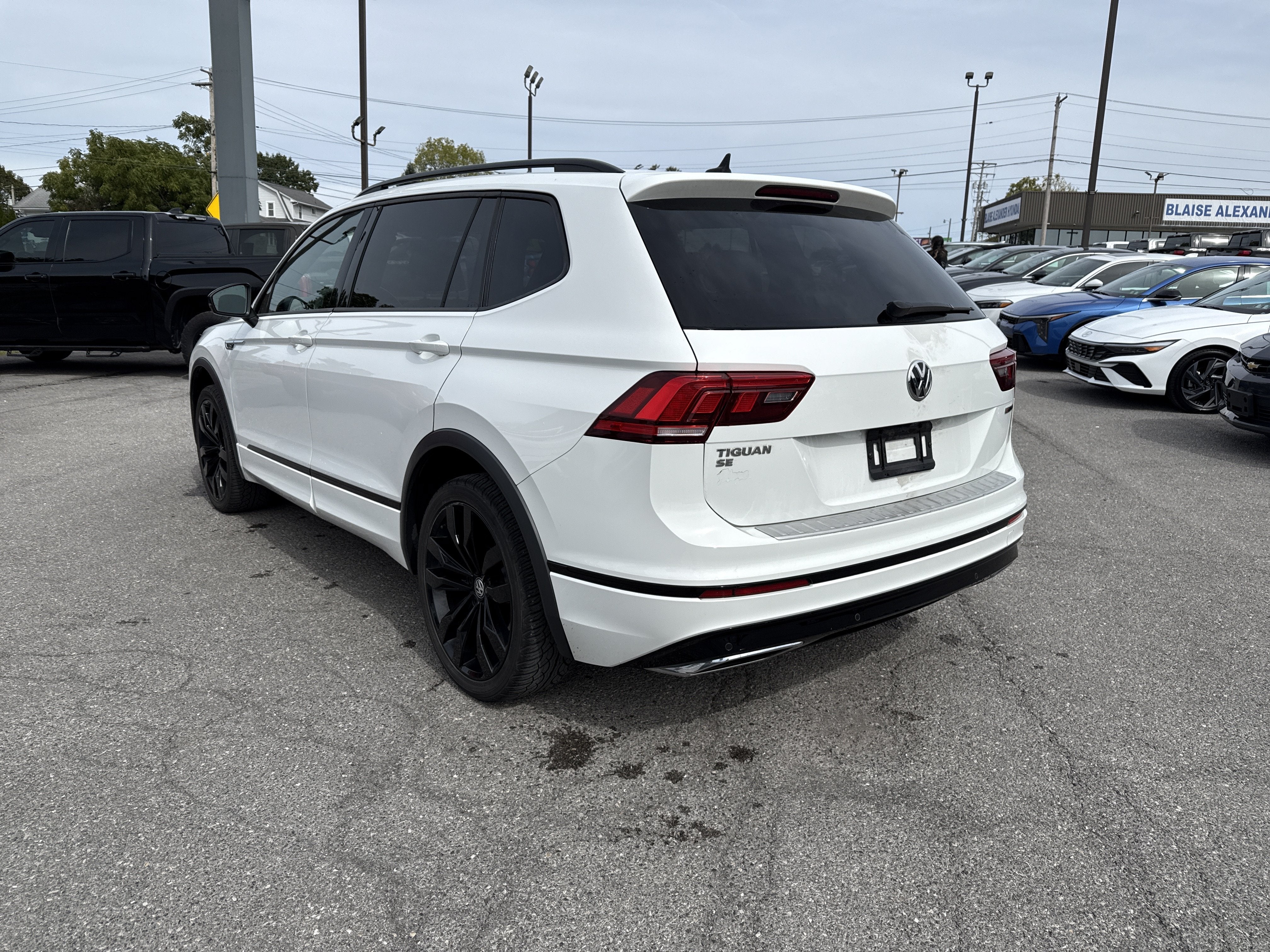 2020 Volkswagen Tiguan SE R-Line Black
