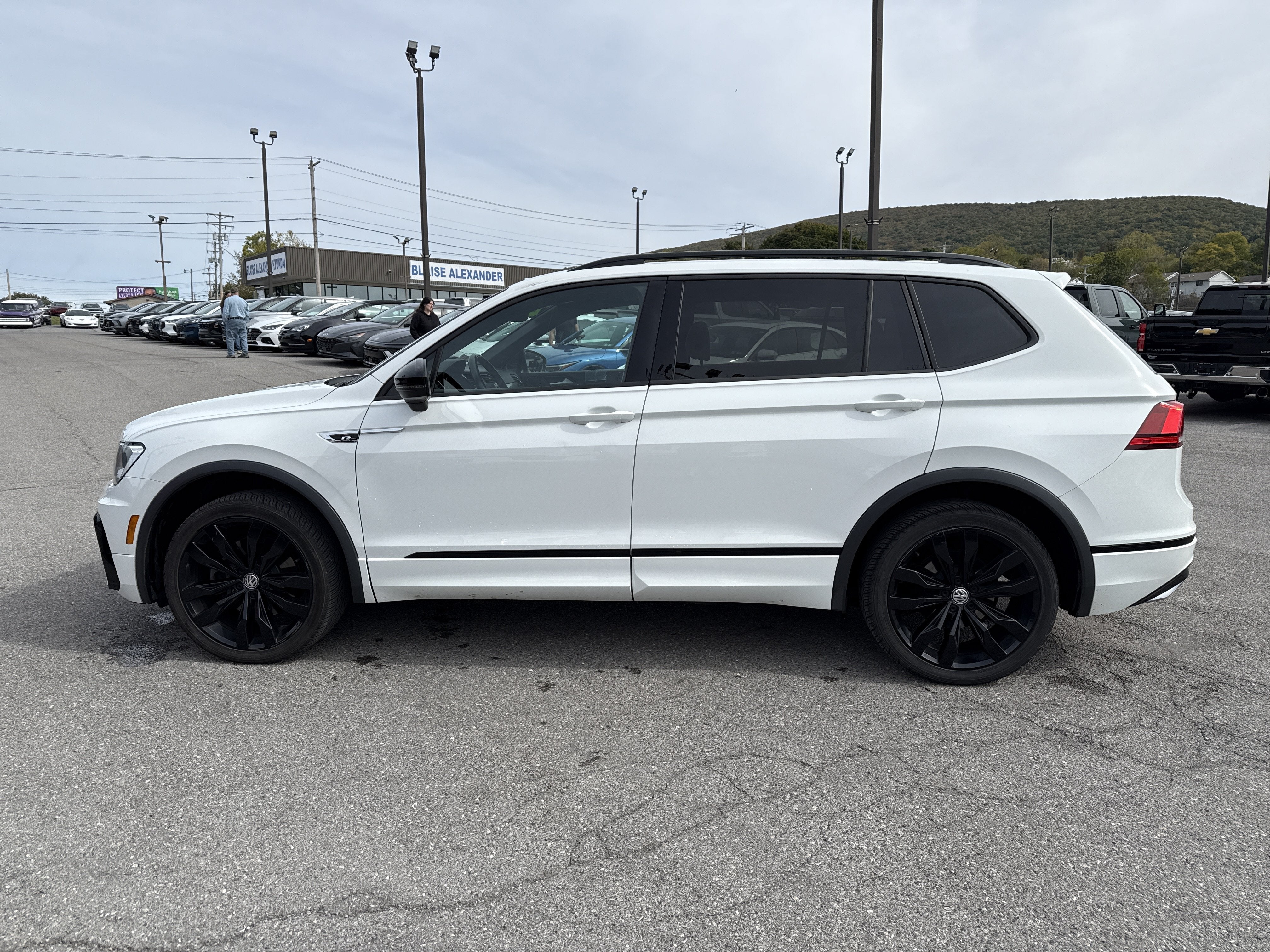 2020 Volkswagen Tiguan SE R-Line Black
