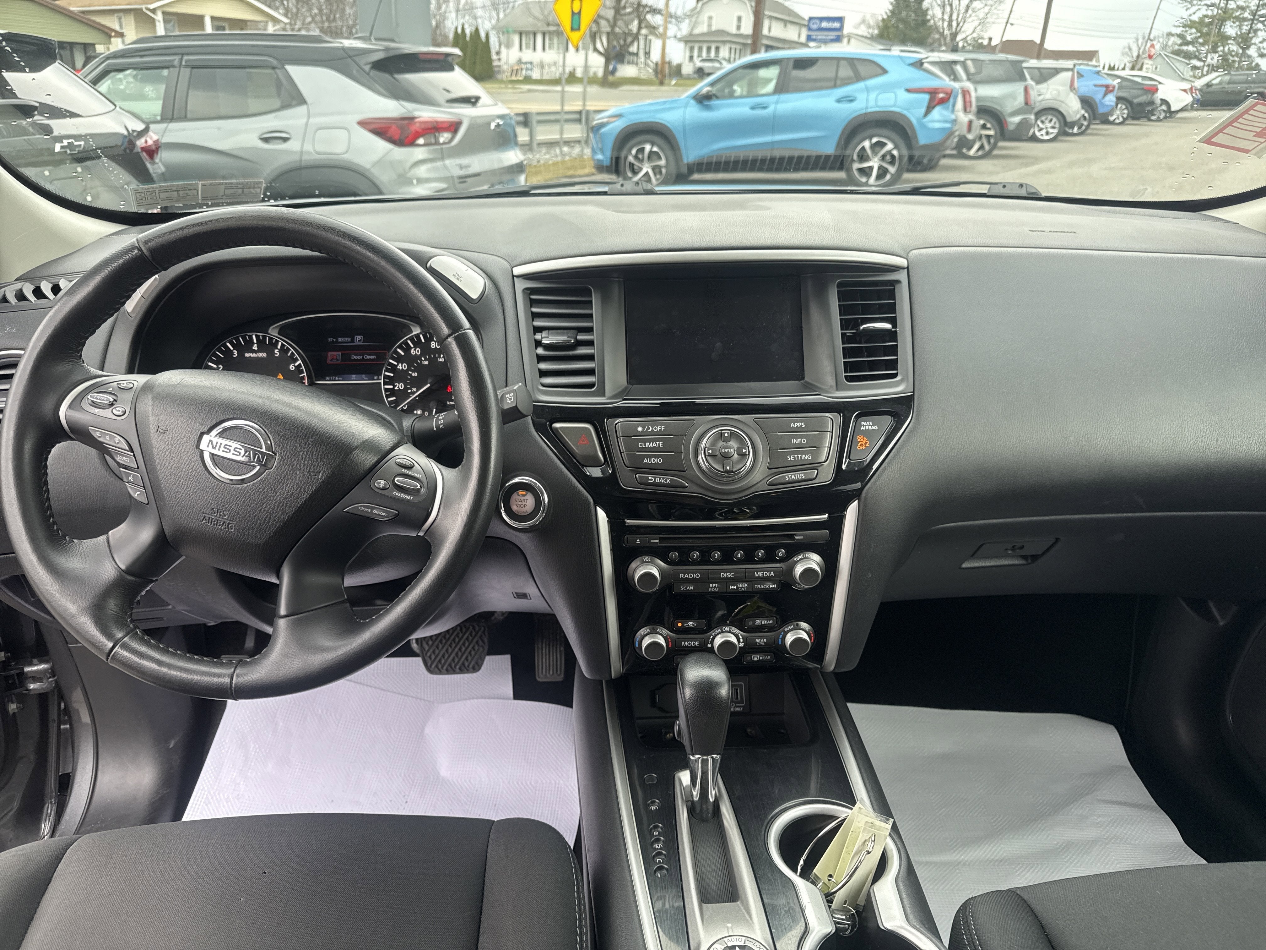 2020 Nissan Pathfinder SV