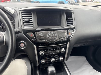 2020 Nissan Pathfinder SV