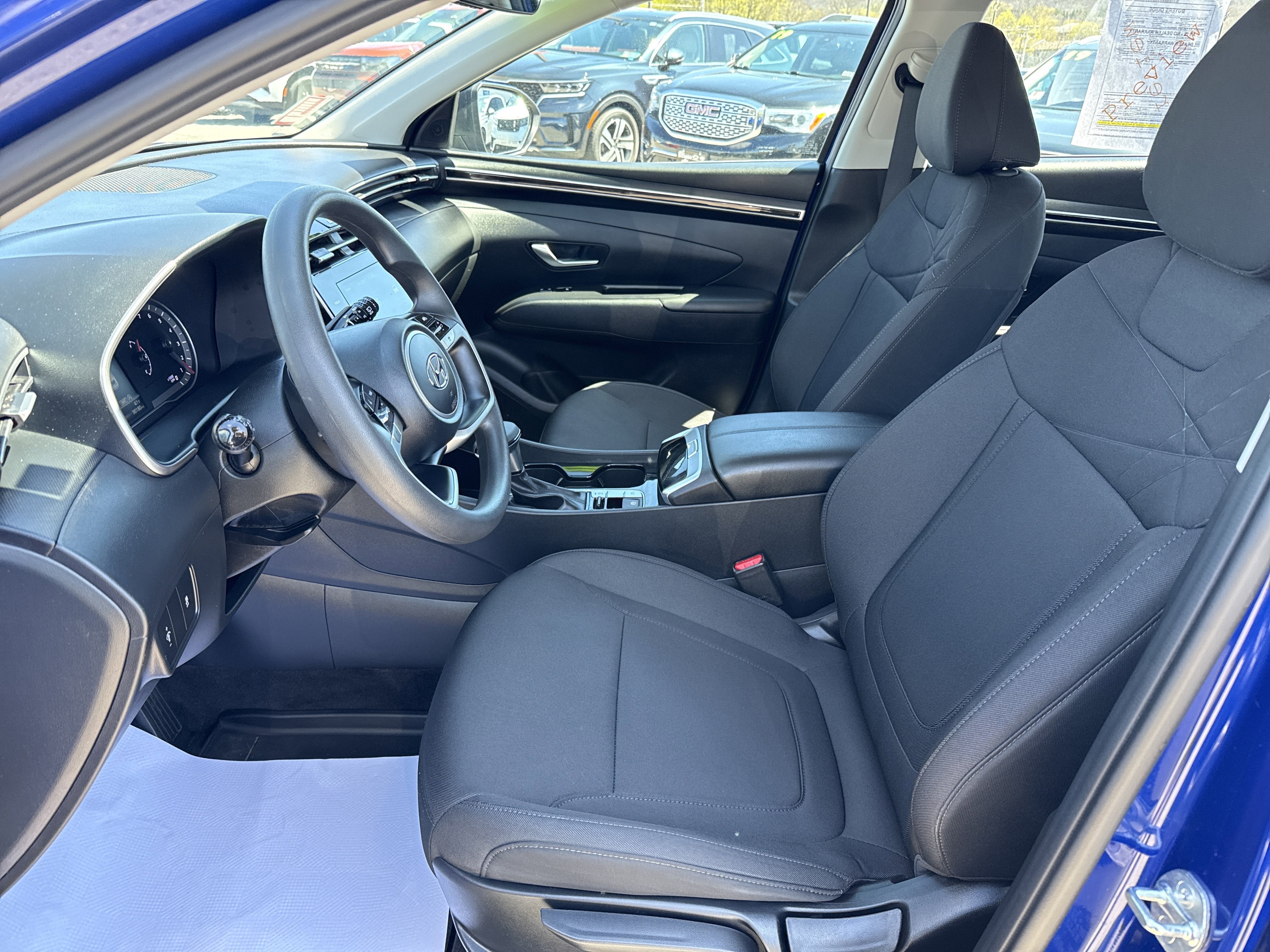 2023 Hyundai TUCSON SE