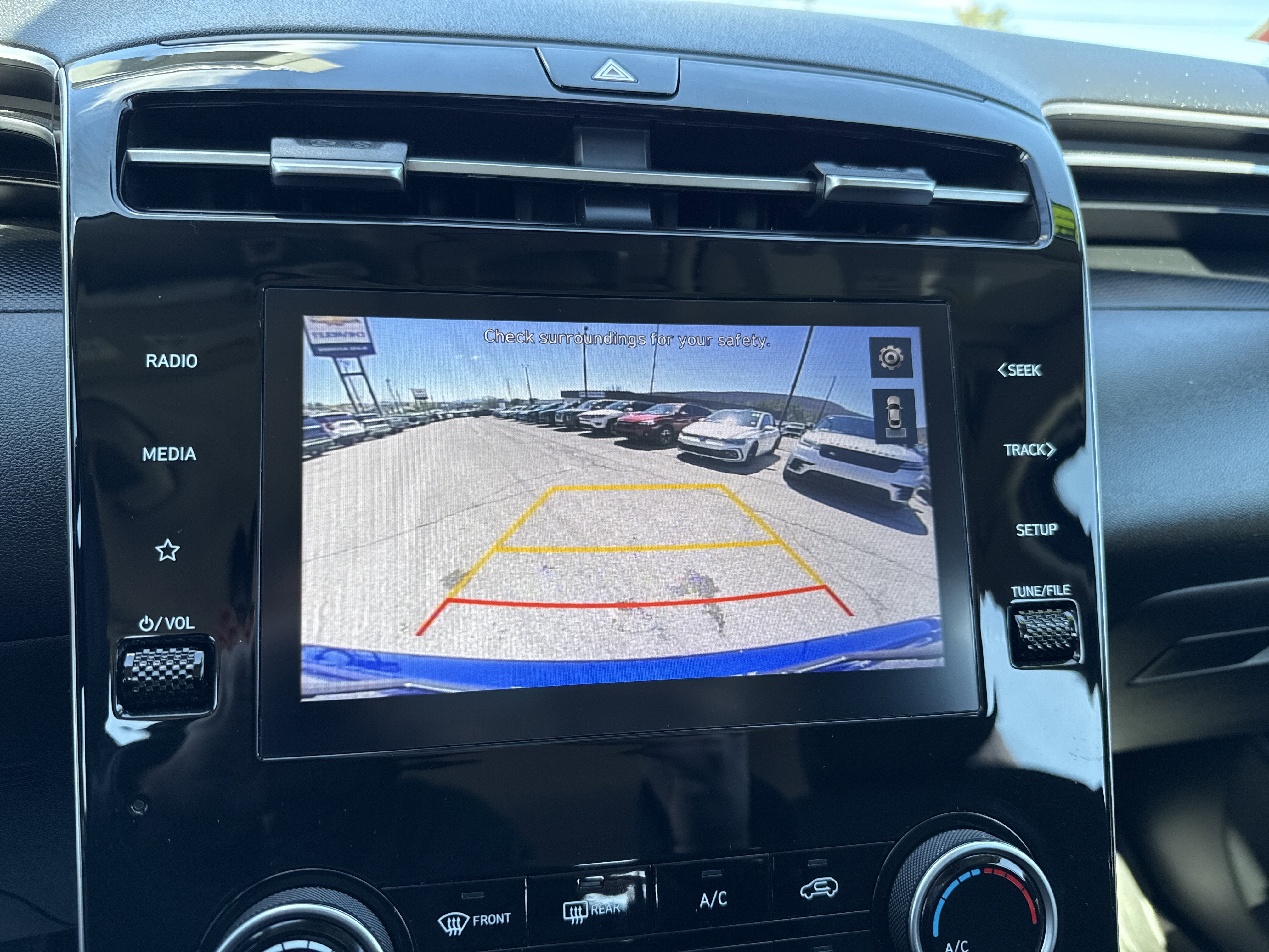 2023 Hyundai TUCSON SE