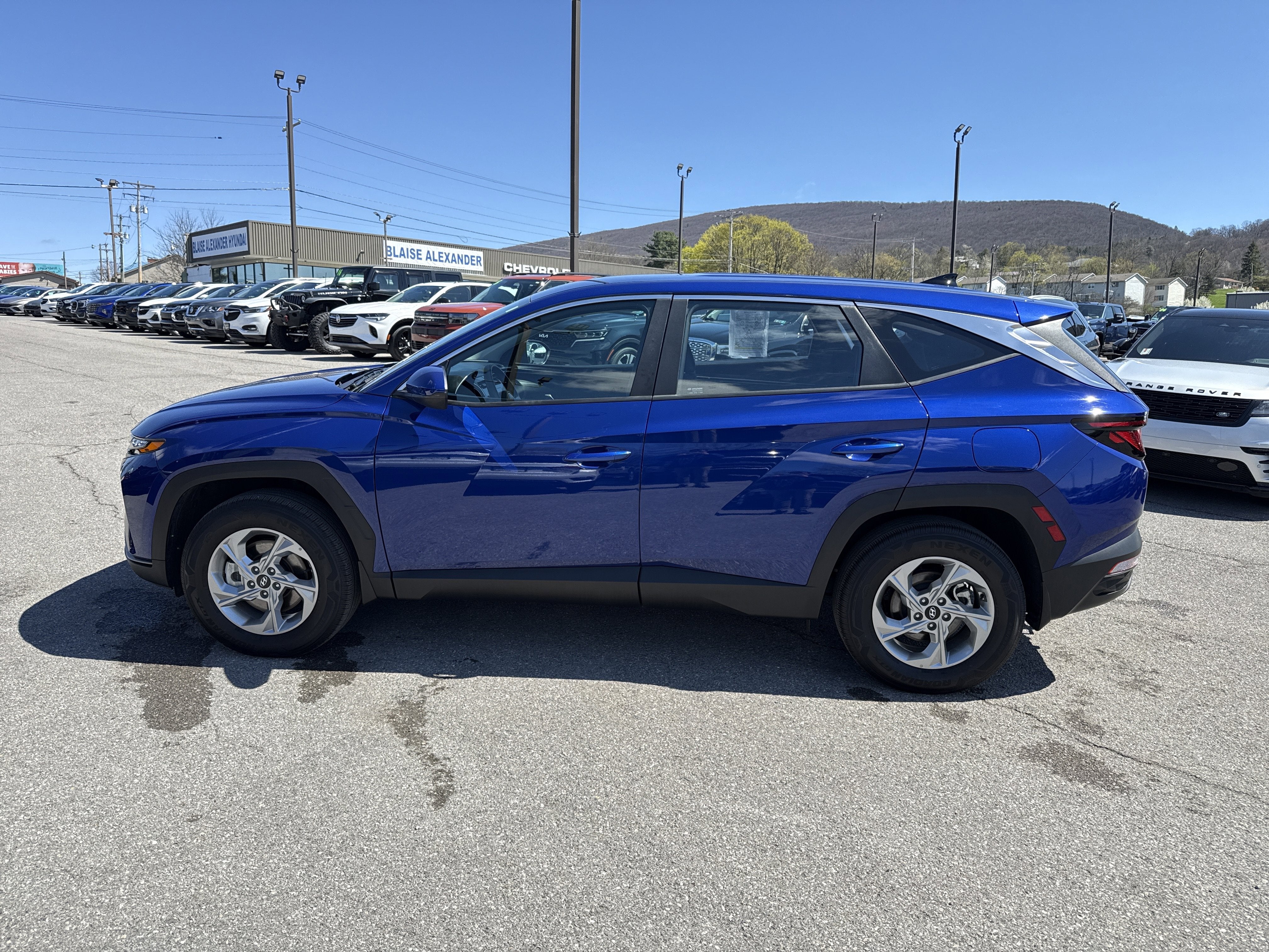 2023 Hyundai TUCSON SE