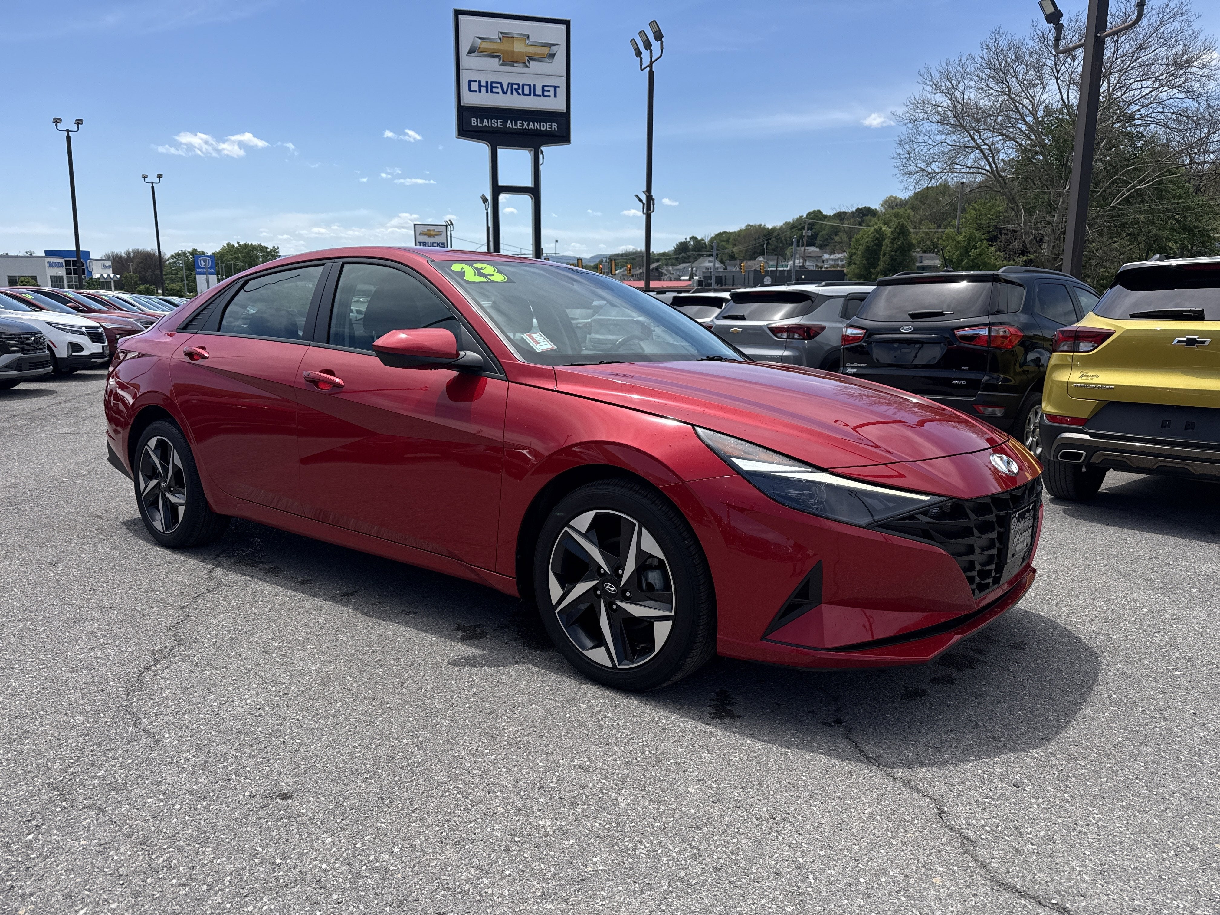 2023 Hyundai ELANTRA SEL