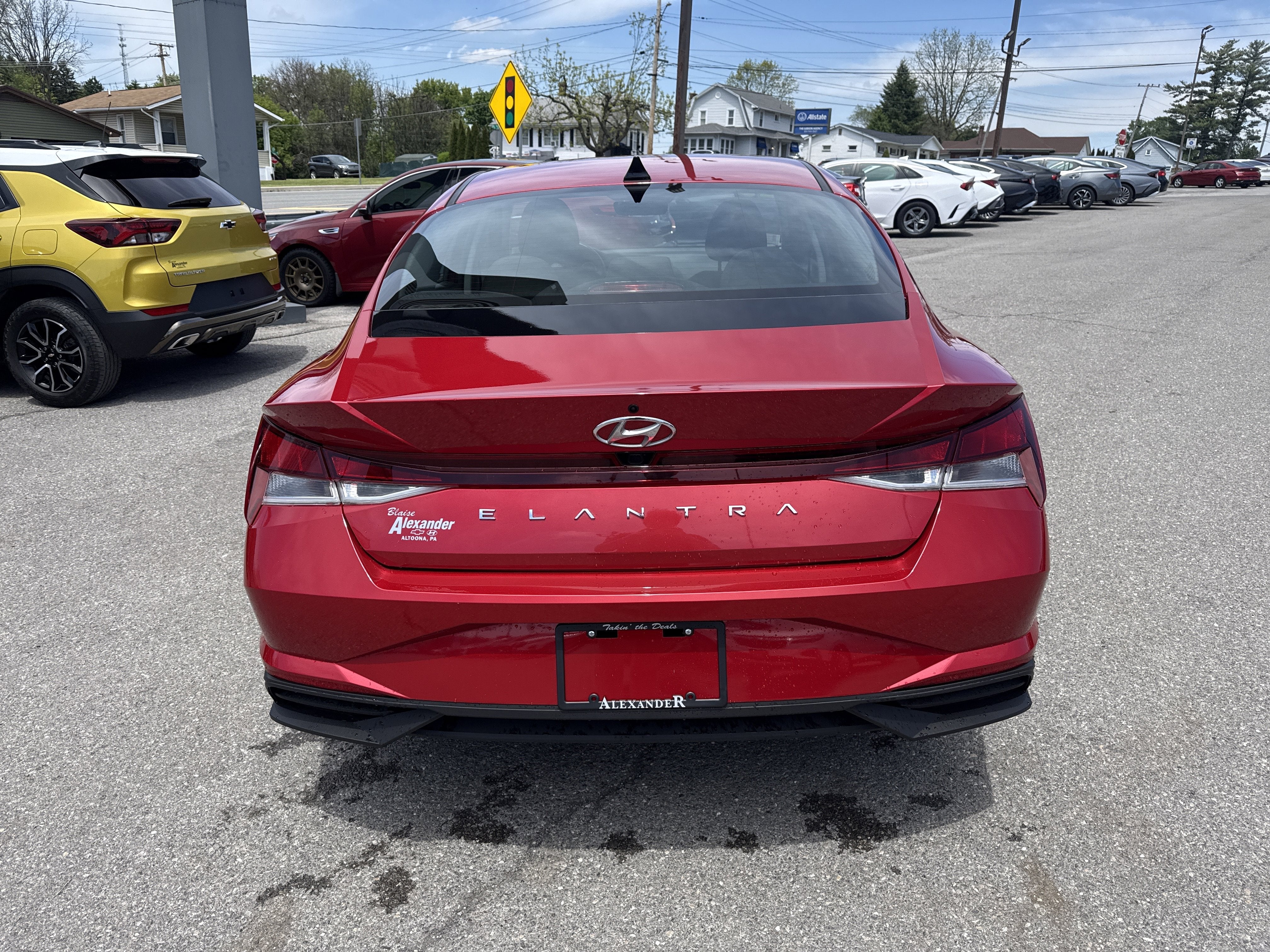 2023 Hyundai ELANTRA SEL