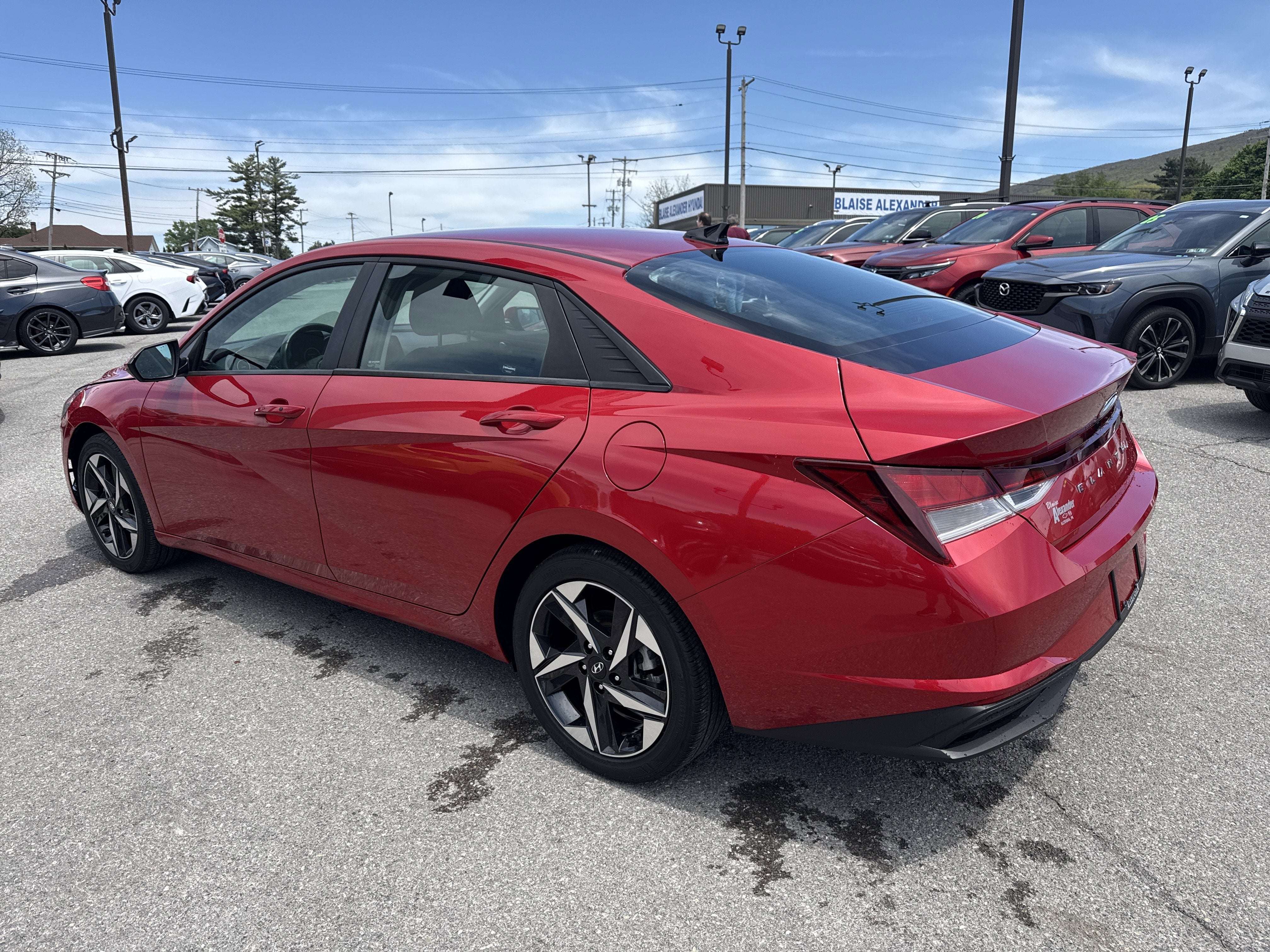 2023 Hyundai ELANTRA SEL