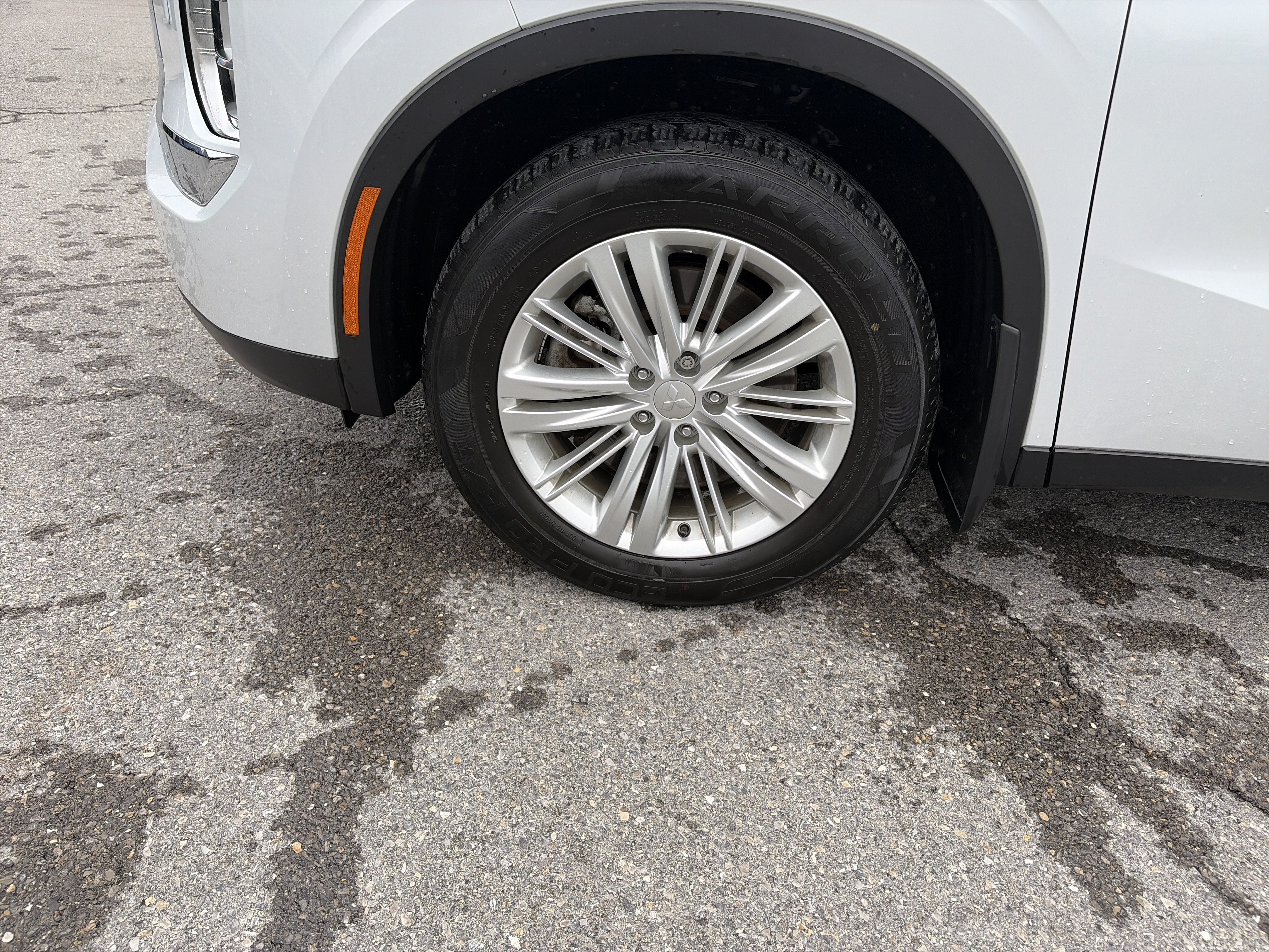 2022 Mitsubishi Outlander ES