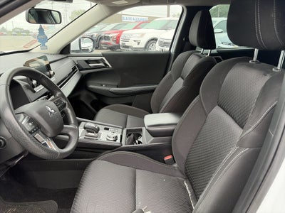 2022 Mitsubishi Outlander ES