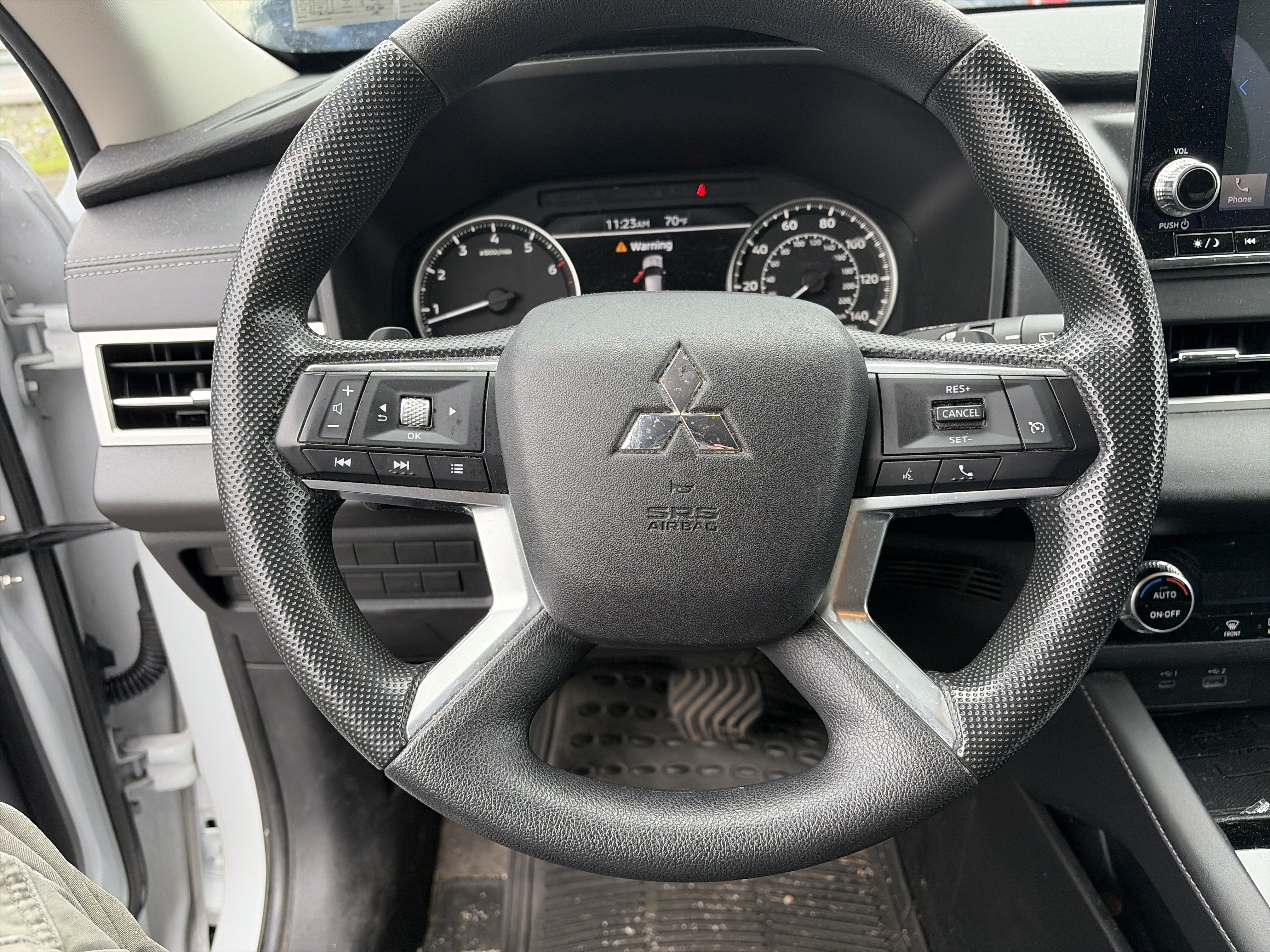 2022 Mitsubishi Outlander ES