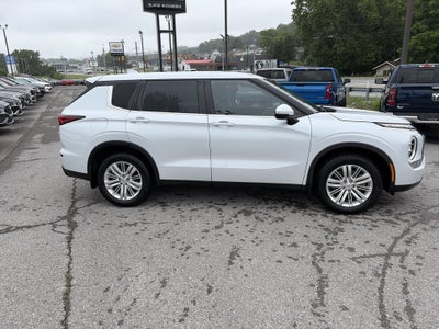 2022 Mitsubishi Outlander ES