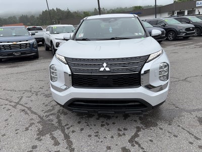 2022 Mitsubishi Outlander ES