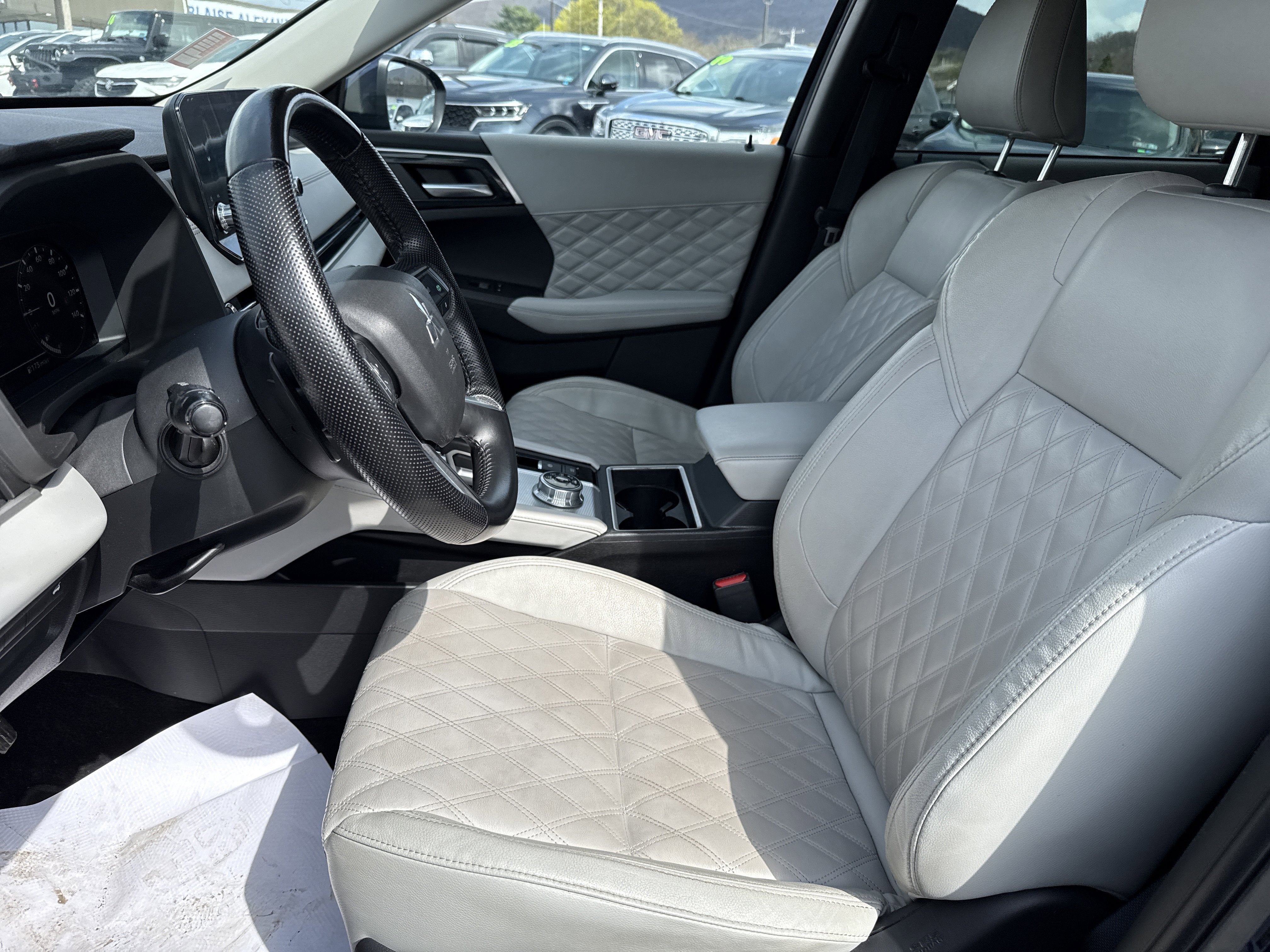 2022 Mitsubishi Outlander SEL