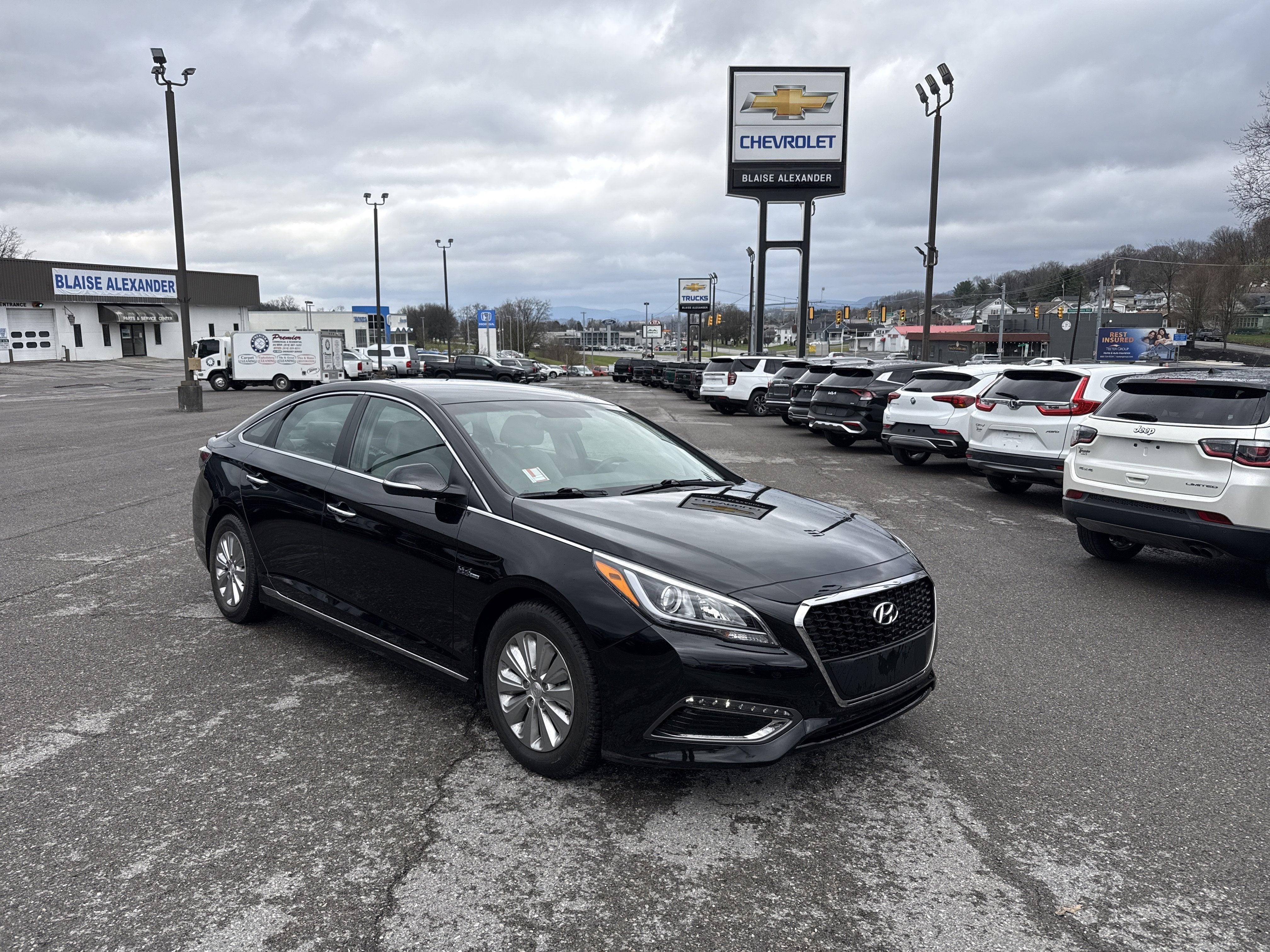 2017 Hyundai SONATA HYBRID SE