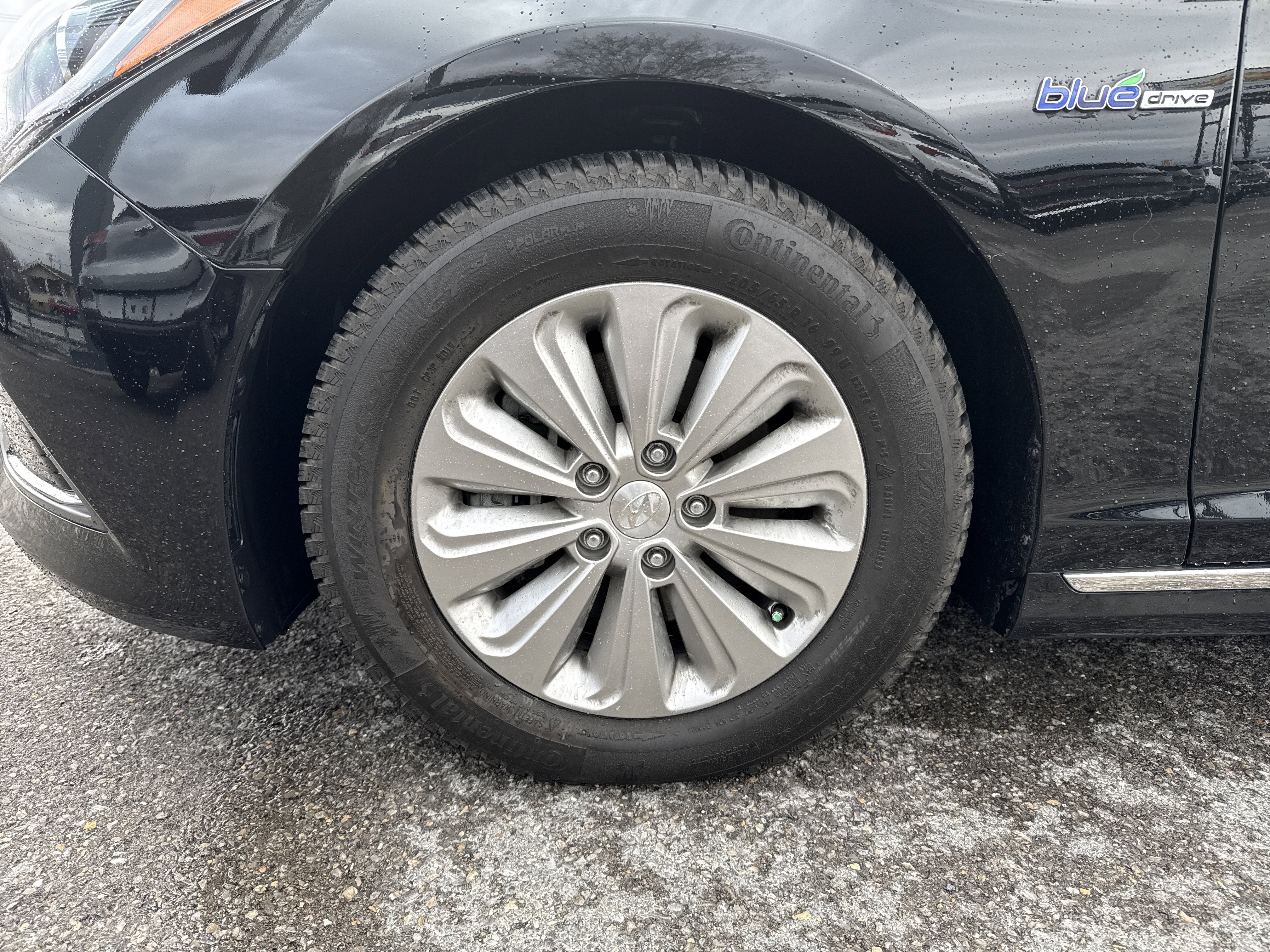 2017 Hyundai SONATA HYBRID SE