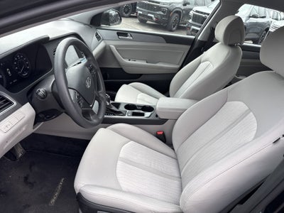 2017 Hyundai SONATA HYBRID SE