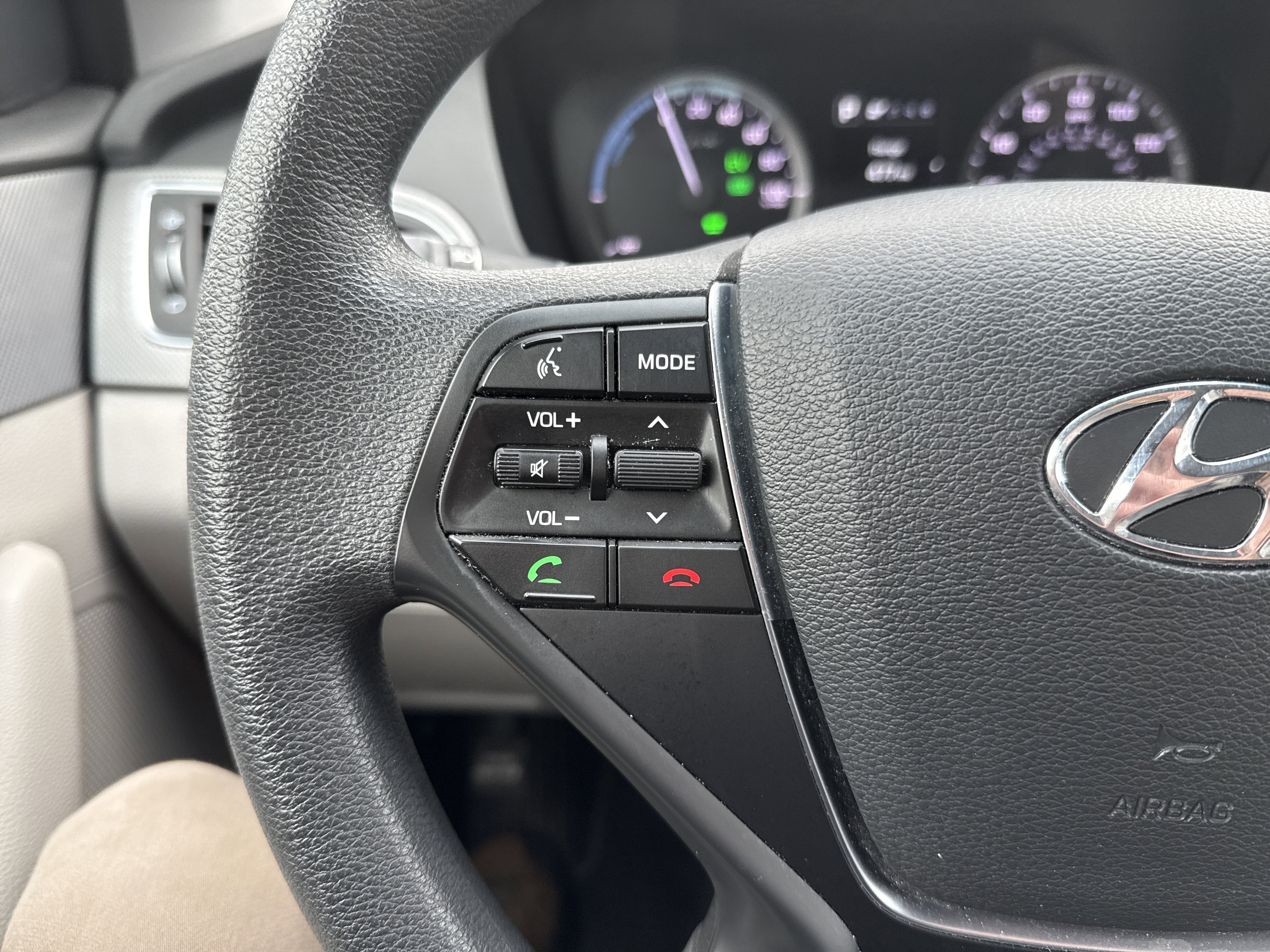 2017 Hyundai SONATA HYBRID SE