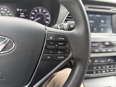 2017 Hyundai SONATA HYBRID SE