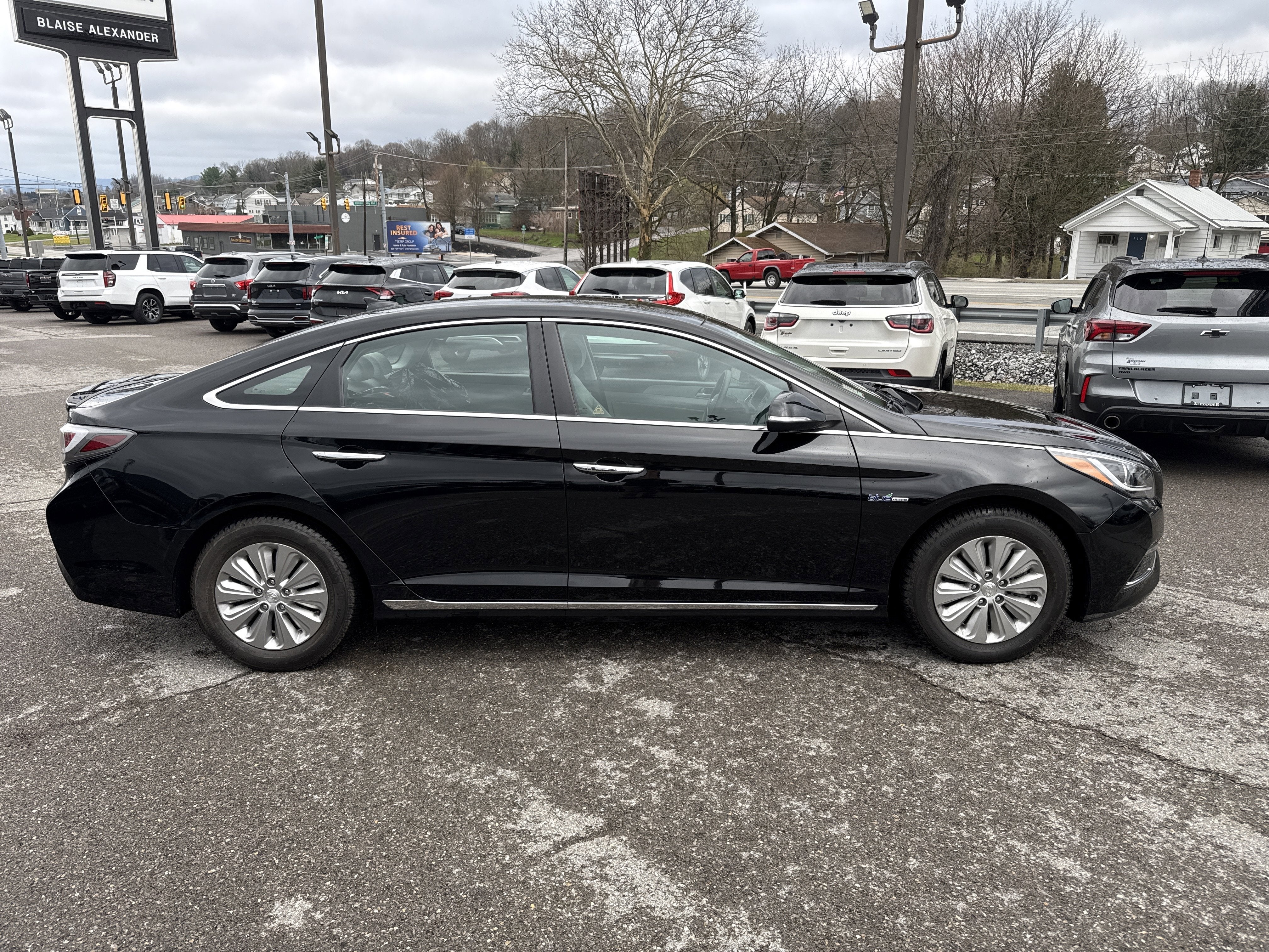 2017 Hyundai SONATA HYBRID SE