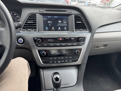 2017 Hyundai SONATA HYBRID SE