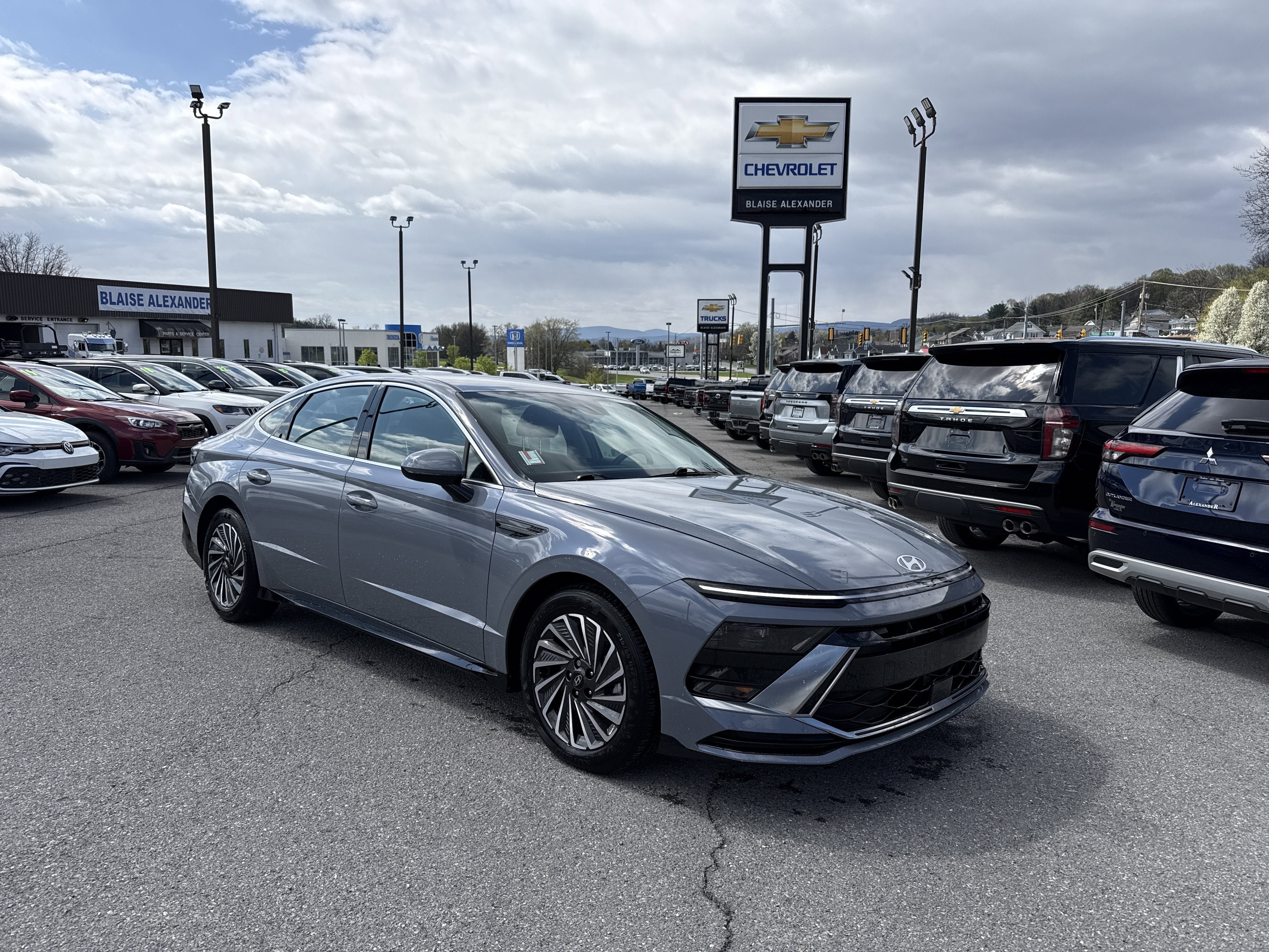 2025 Hyundai SONATA HYBRID SEL