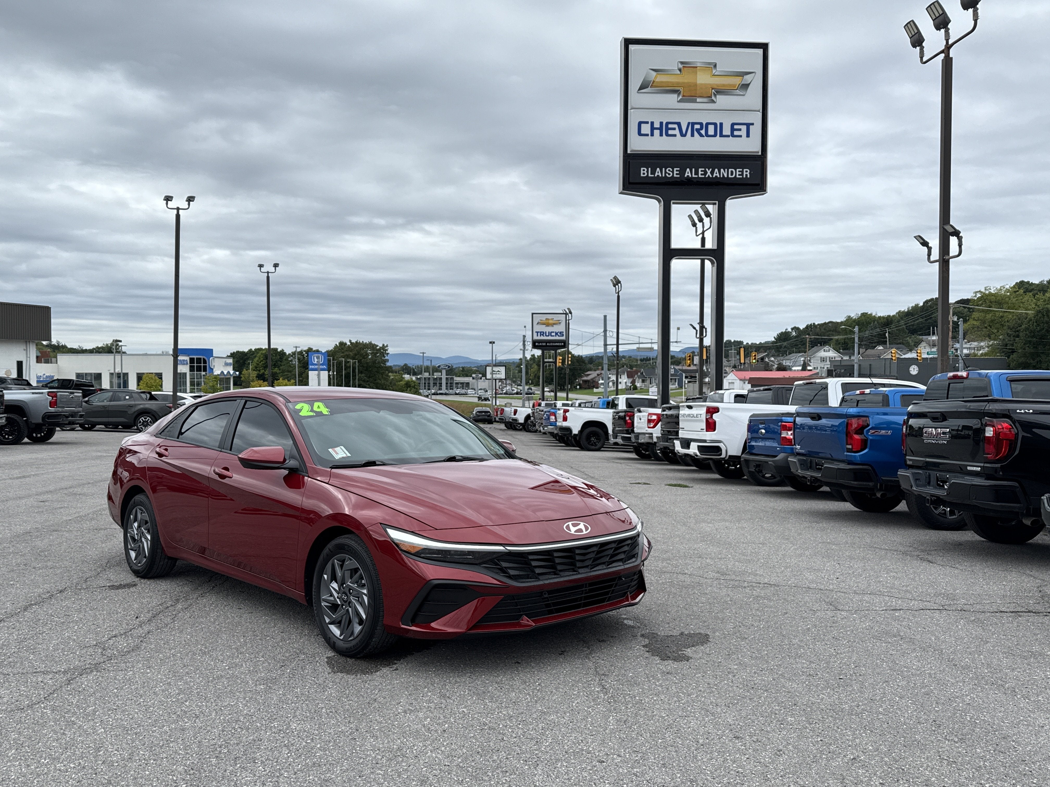 2024 Hyundai ELANTRA SEL