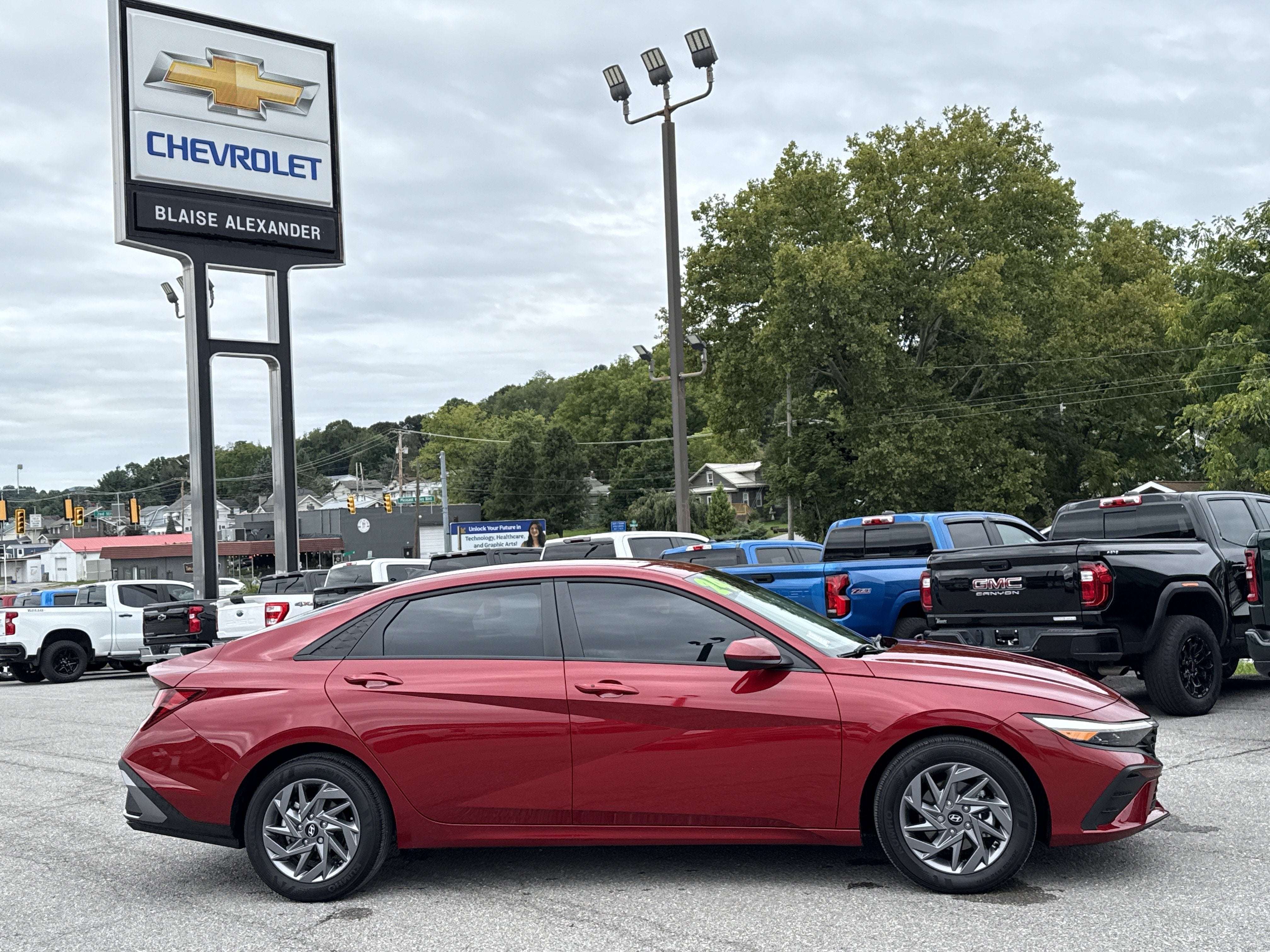 2024 Hyundai ELANTRA SEL