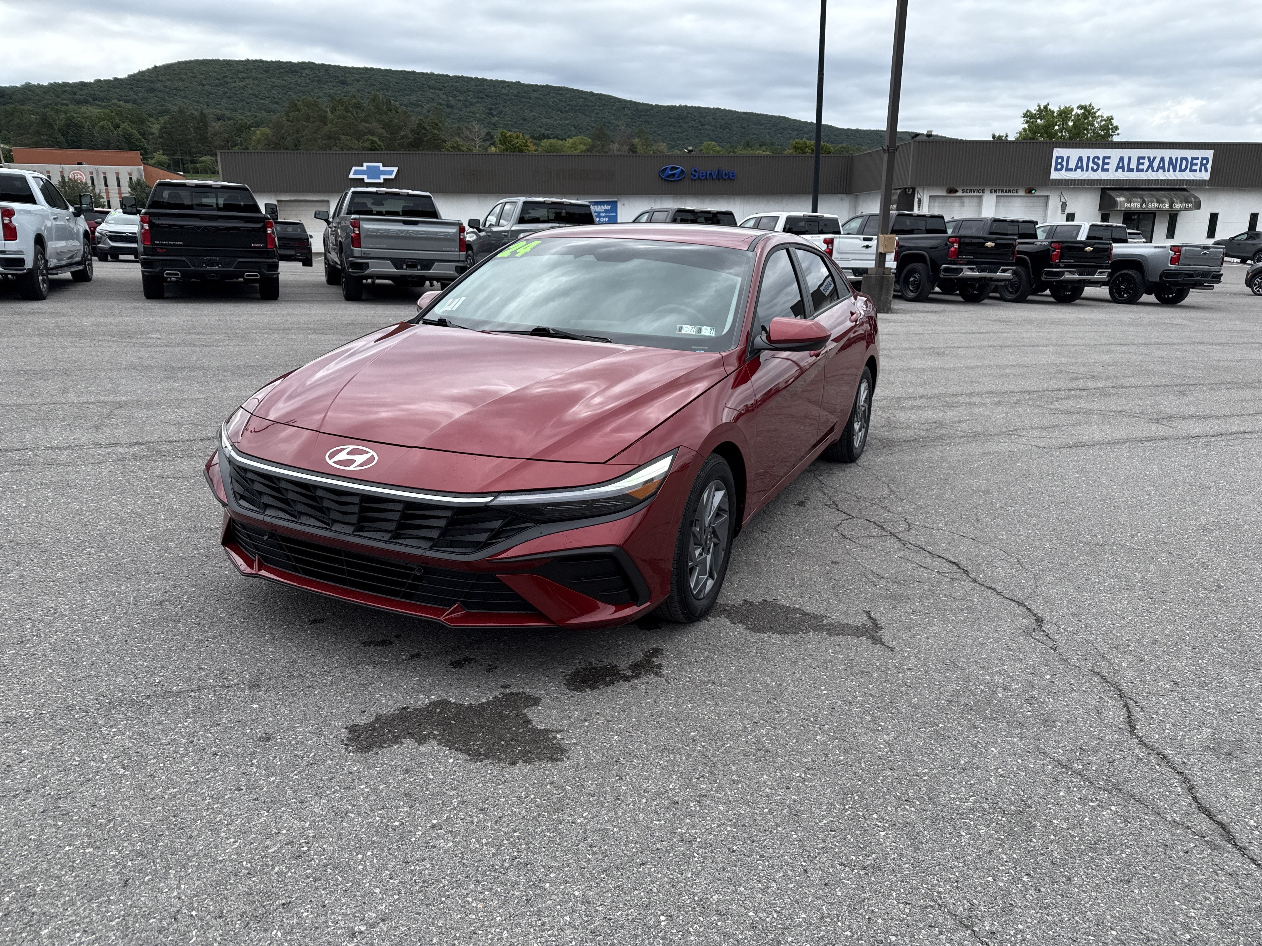 2024 Hyundai ELANTRA SEL
