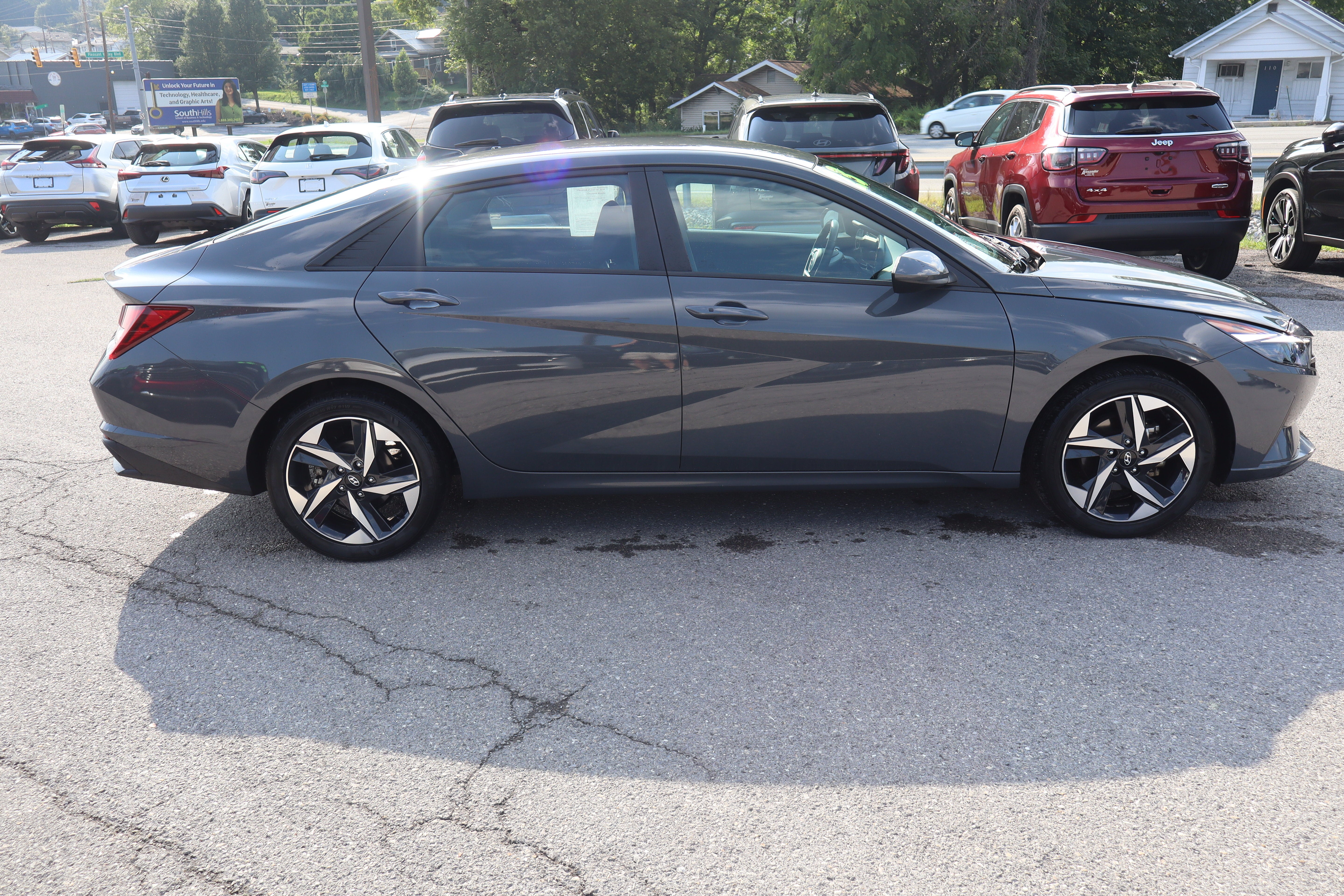 2023 Hyundai ELANTRA SEL