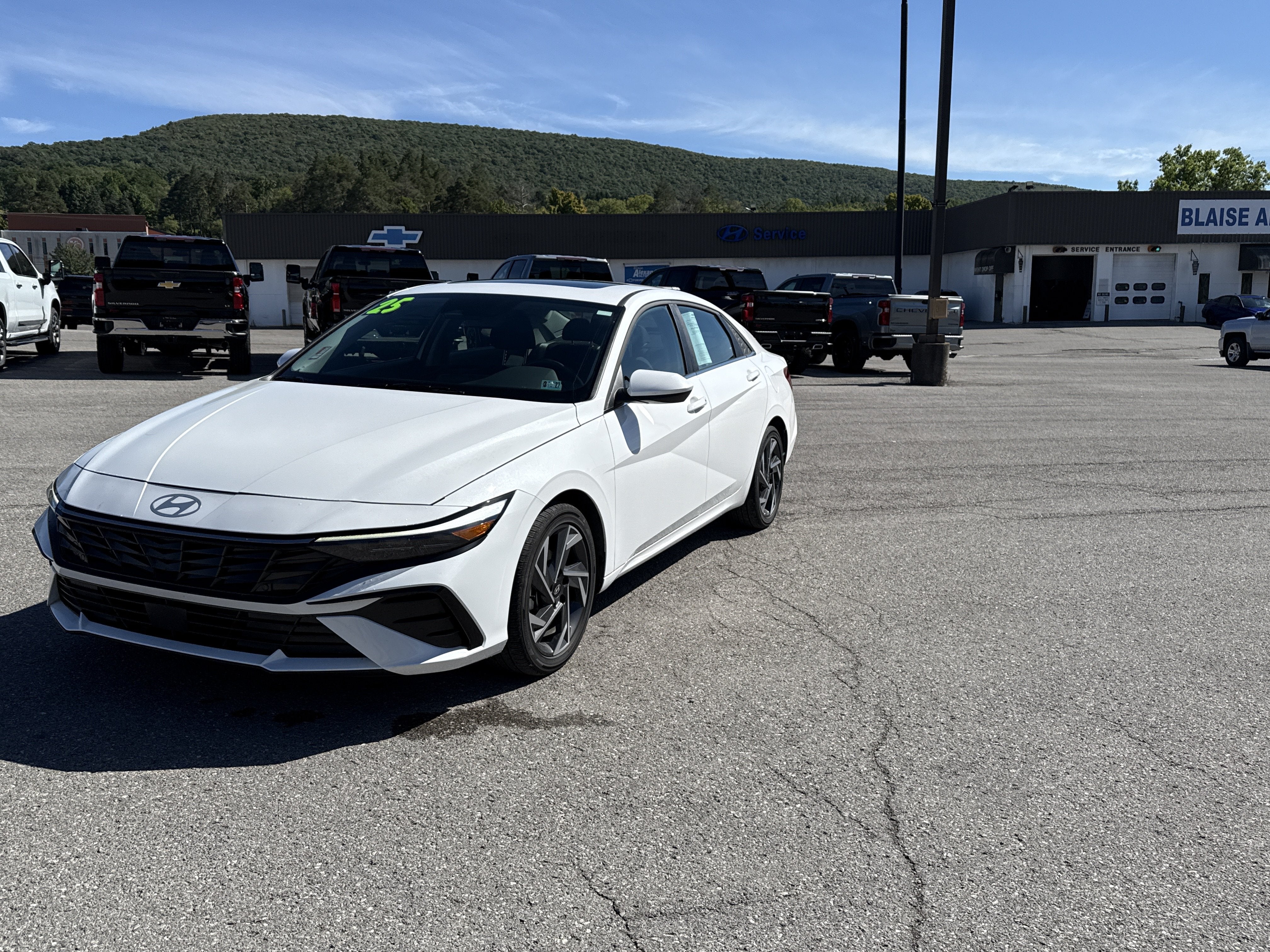2025 Hyundai ELANTRA SEL Convenience