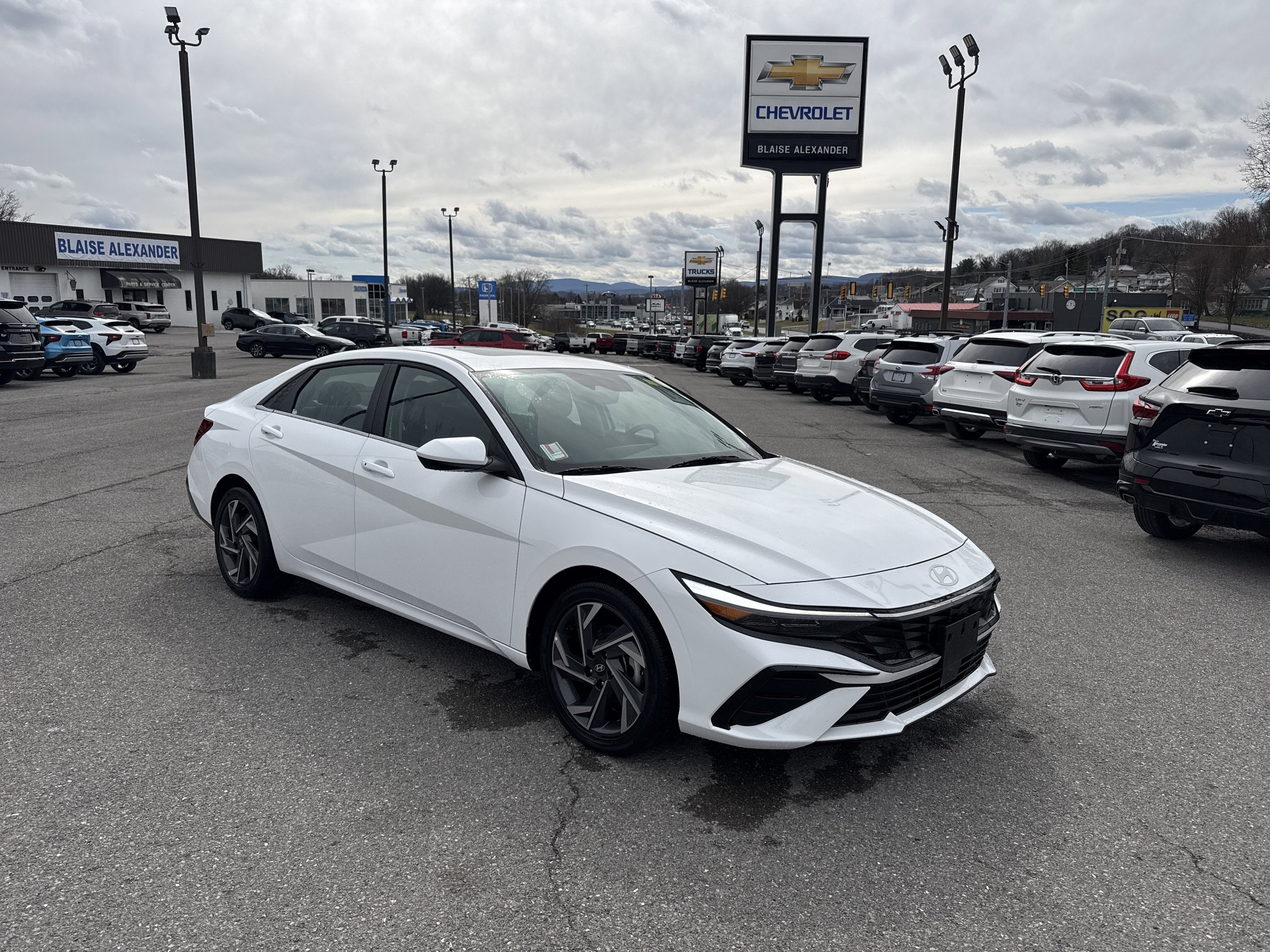 2025 Hyundai ELANTRA SEL Convenience