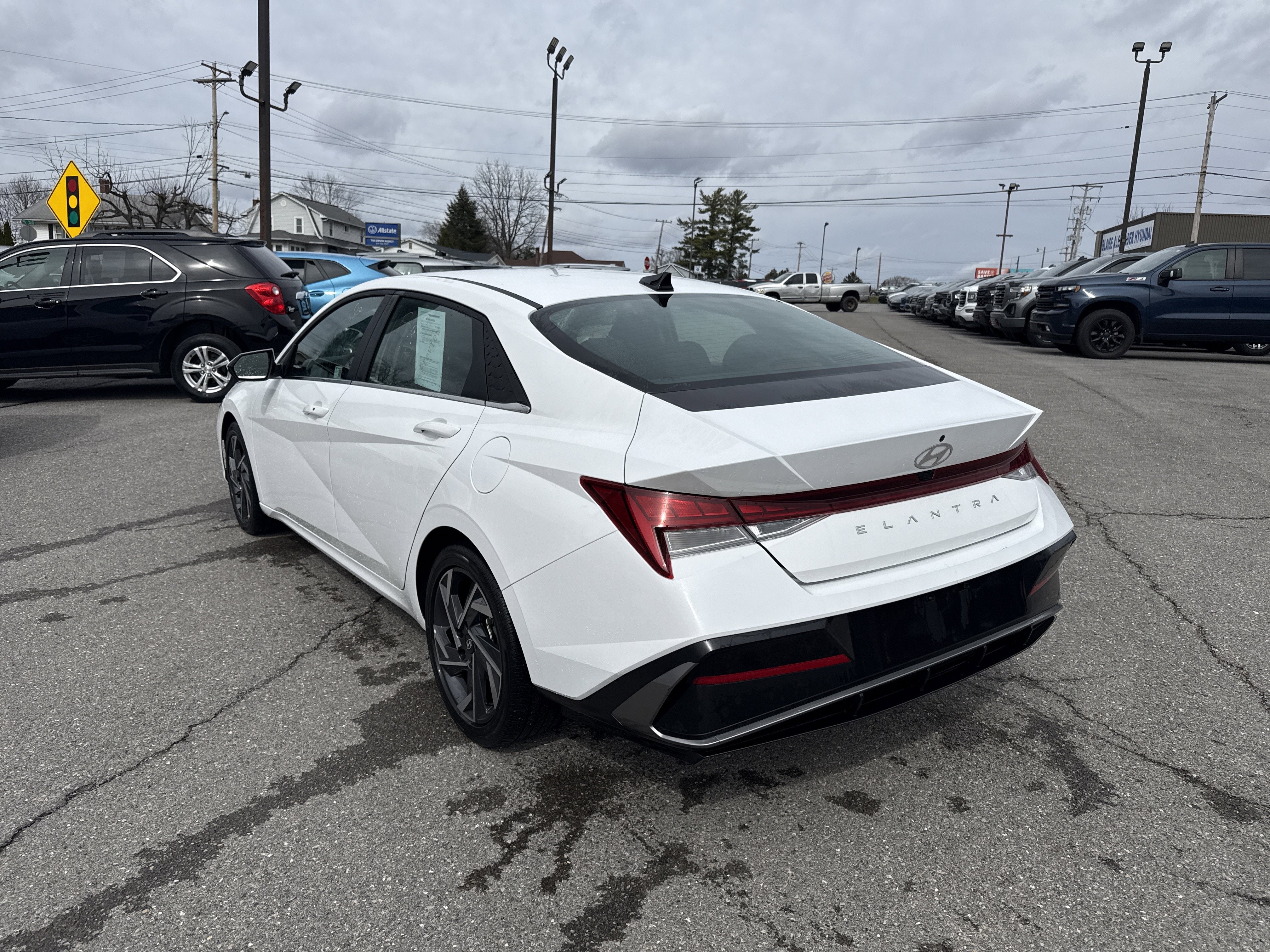 2025 Hyundai ELANTRA SEL Convenience