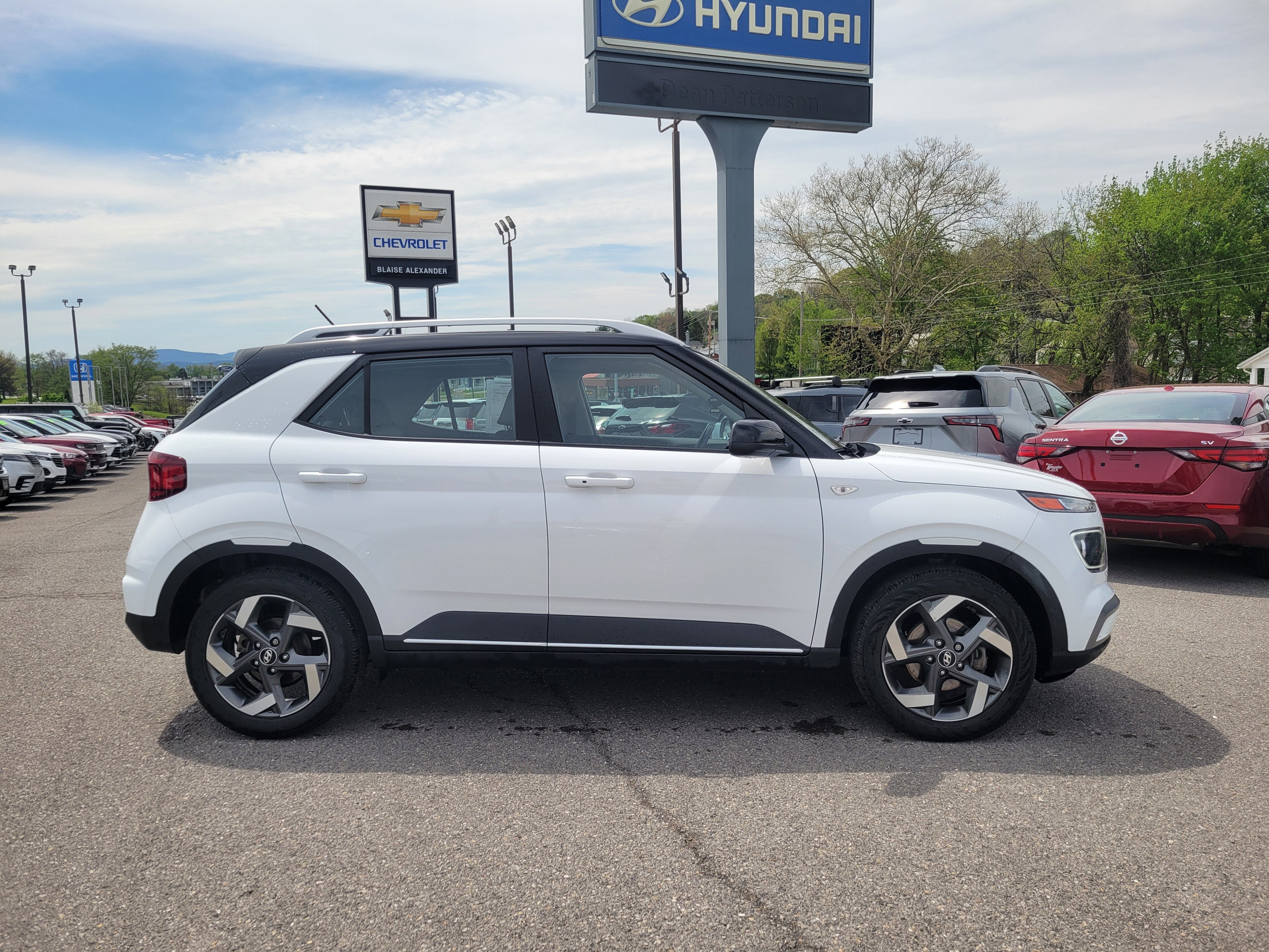 2023 Hyundai VENUE Limited